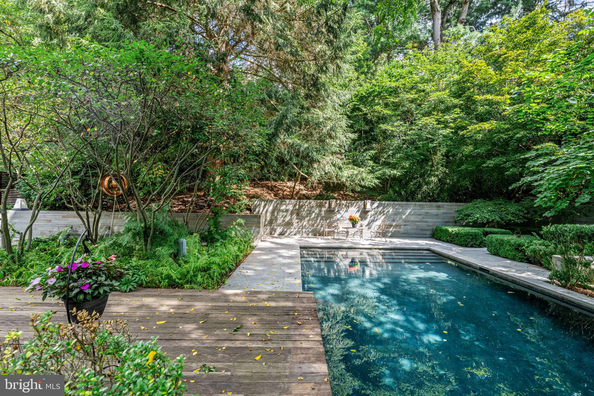 RAVENSCLIFF - Residential