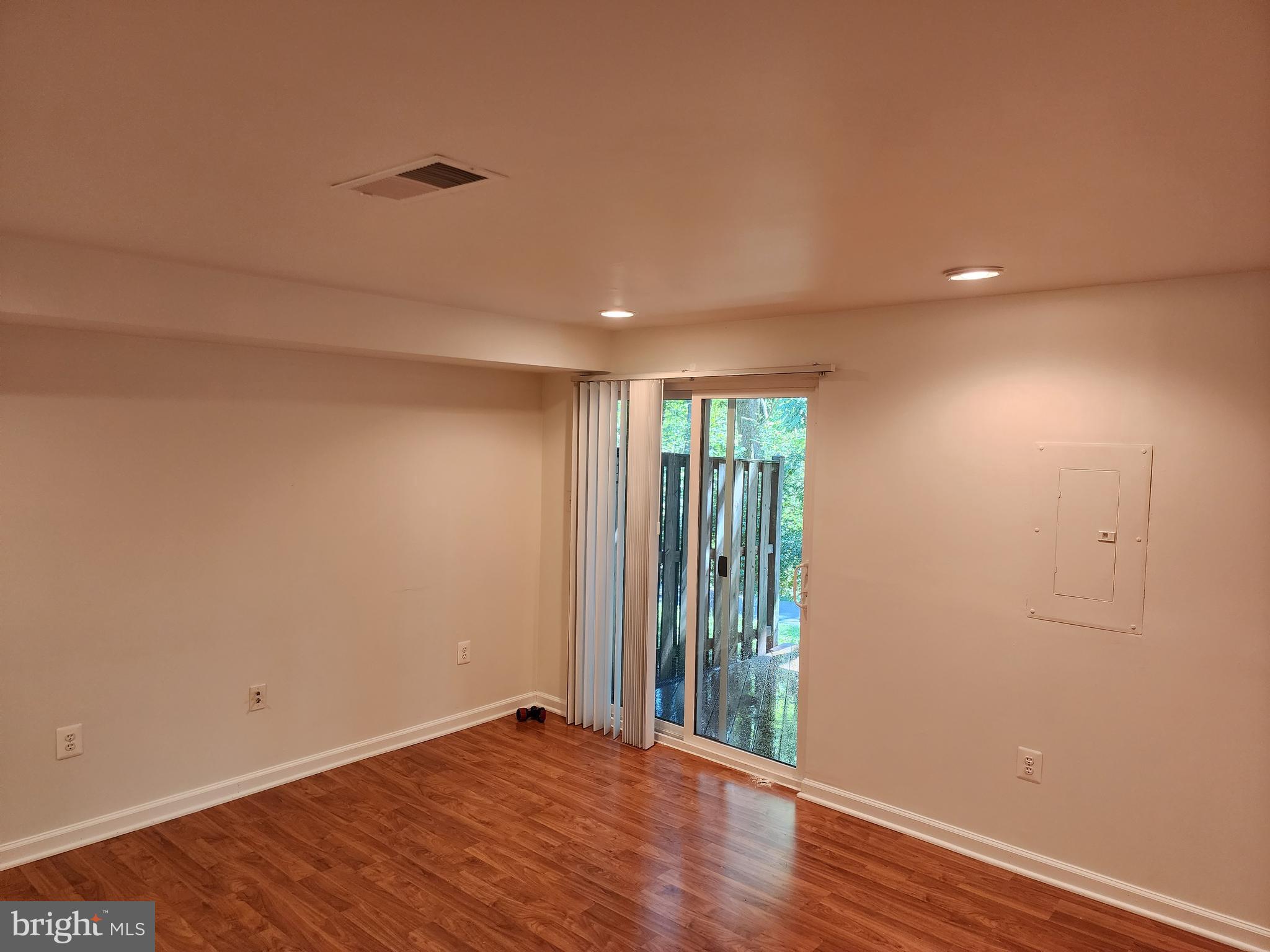 WOODGATE MANOR - Residential Lease