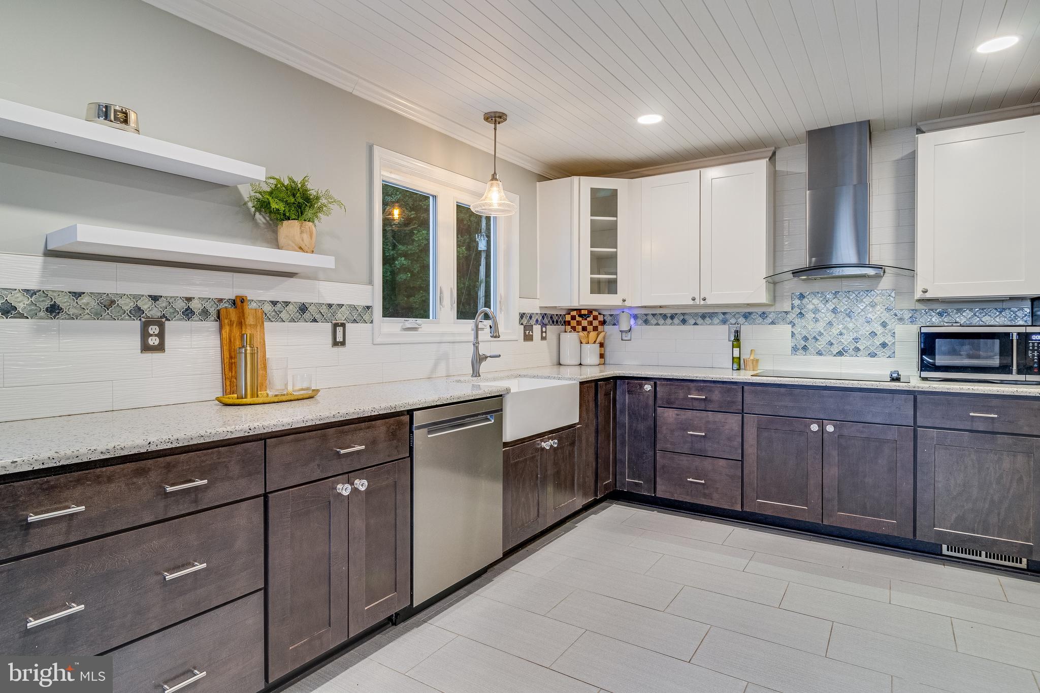 LONG BEACH - Residential