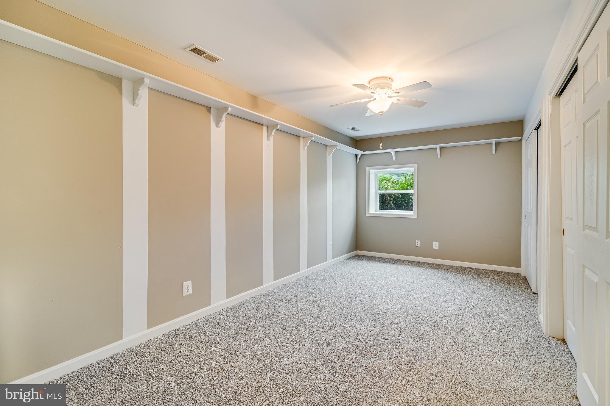 LONG BEACH - Residential