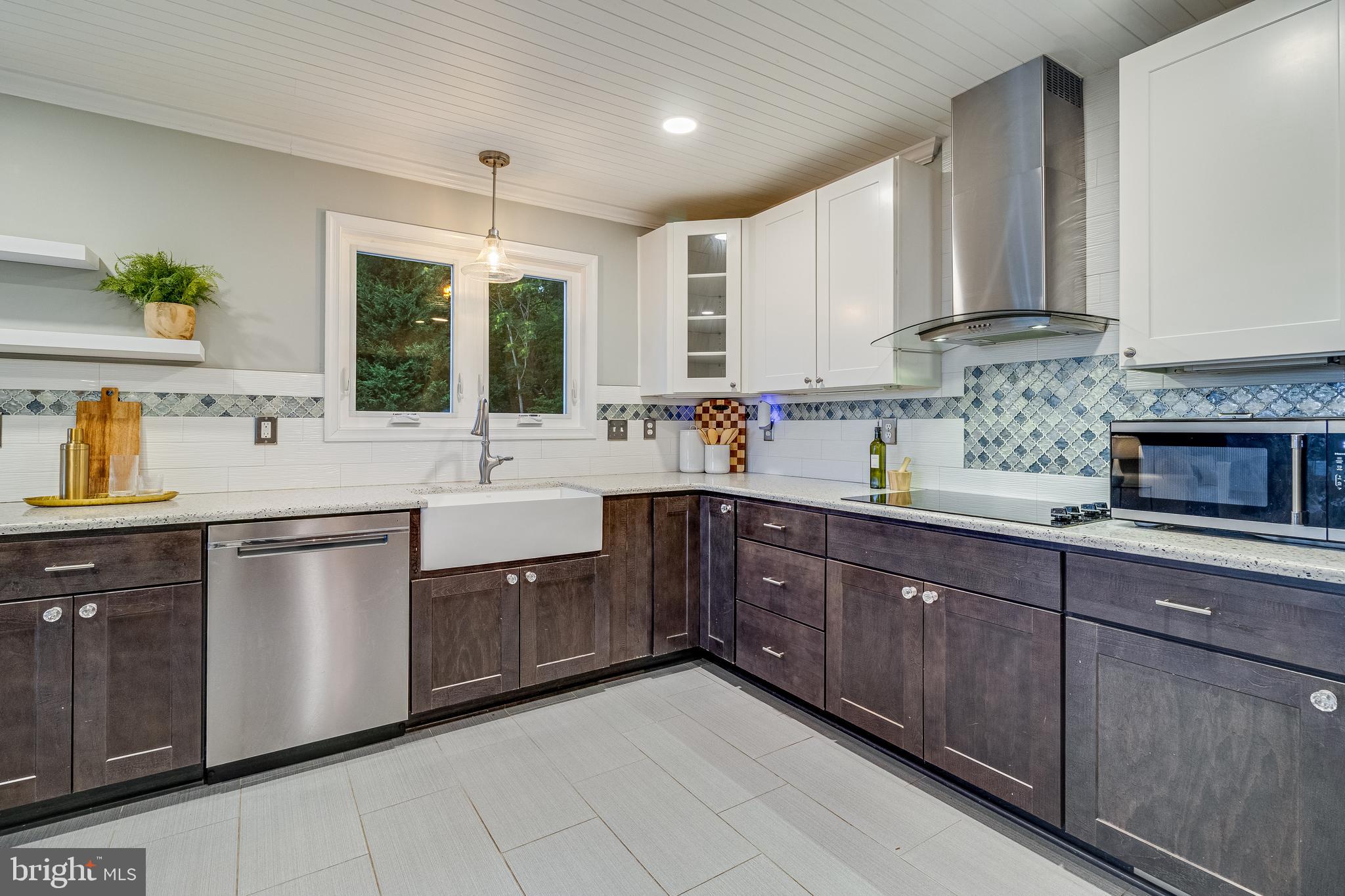 LONG BEACH - Residential