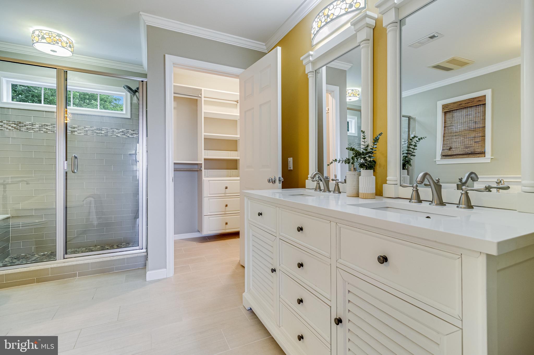 LONG BEACH - Residential