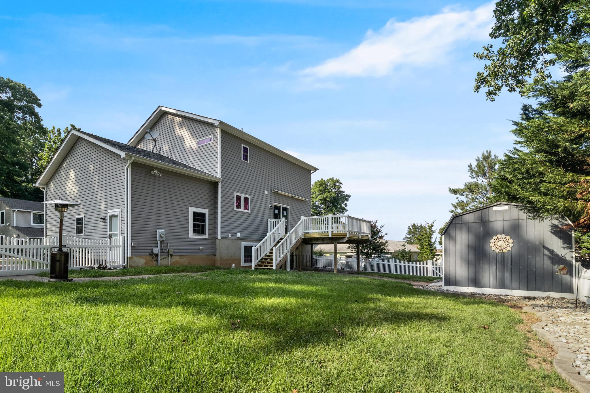 LONG BEACH - Residential