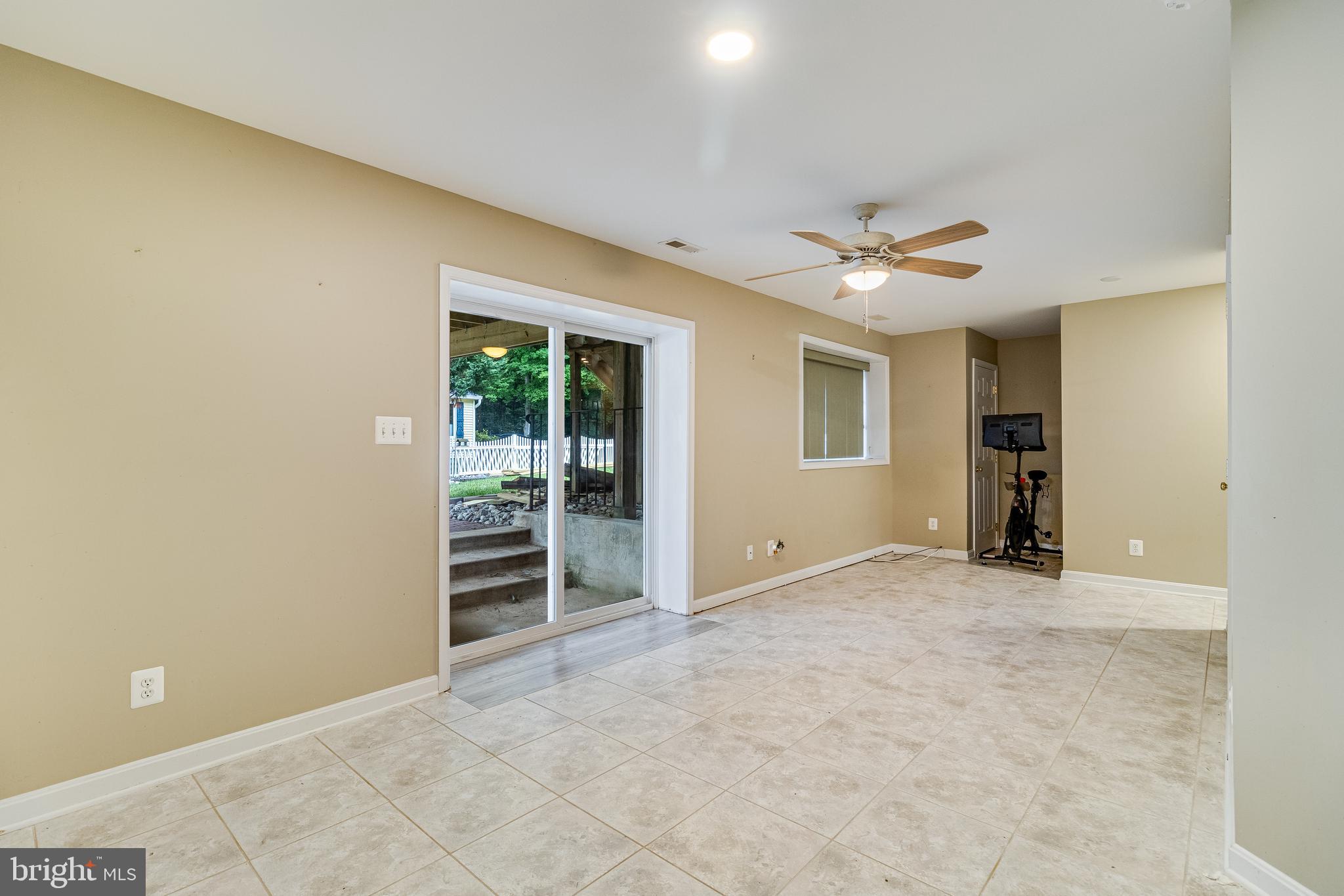 LONG BEACH - Residential