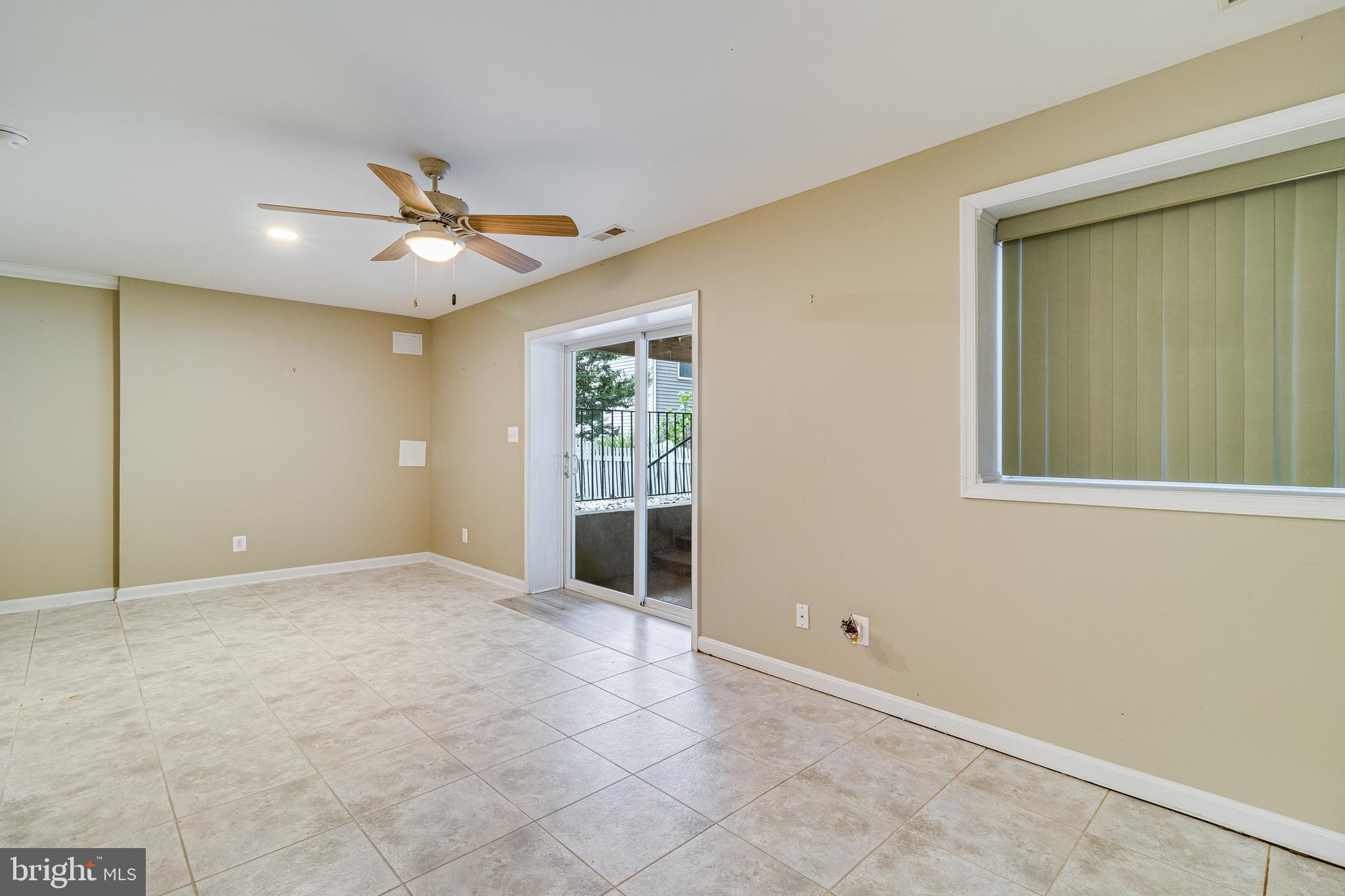 LONG BEACH - Residential