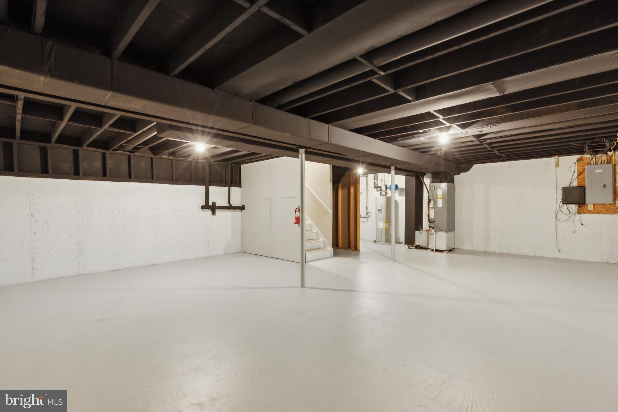SPRING MOUNT - Residential Lease