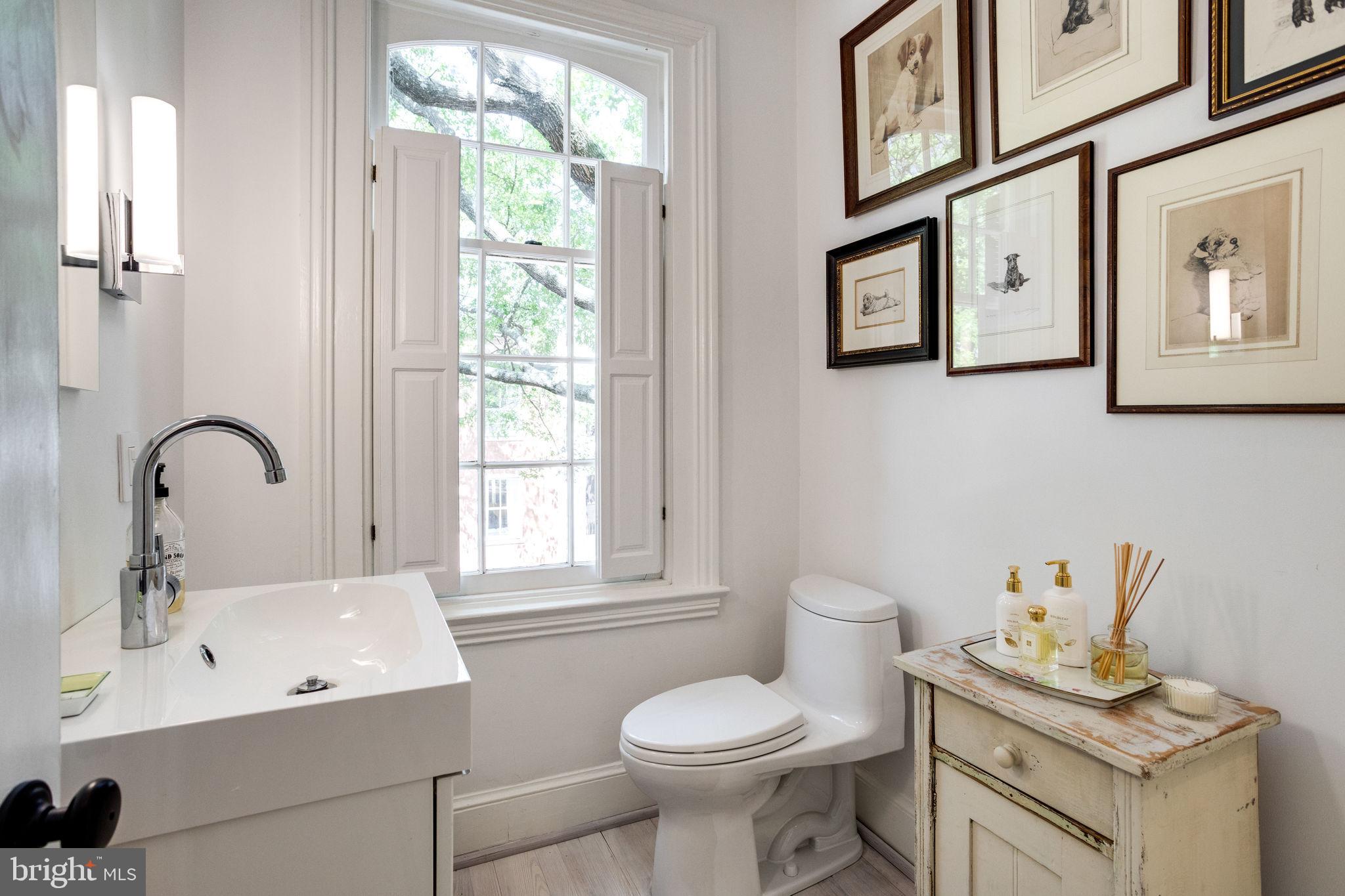 OLD TOWN ALEXANDRIA - Residential