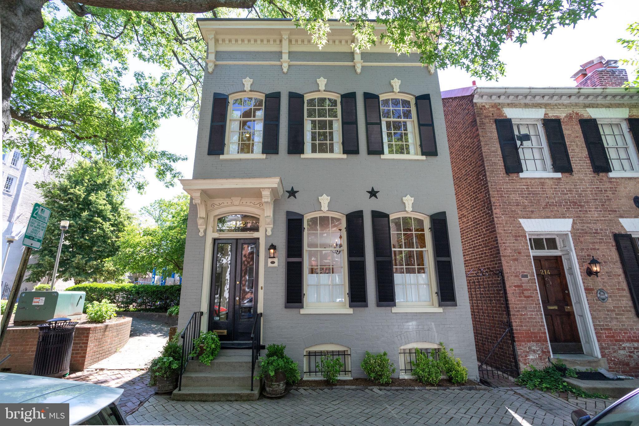 OLD TOWN ALEXANDRIA - Residential