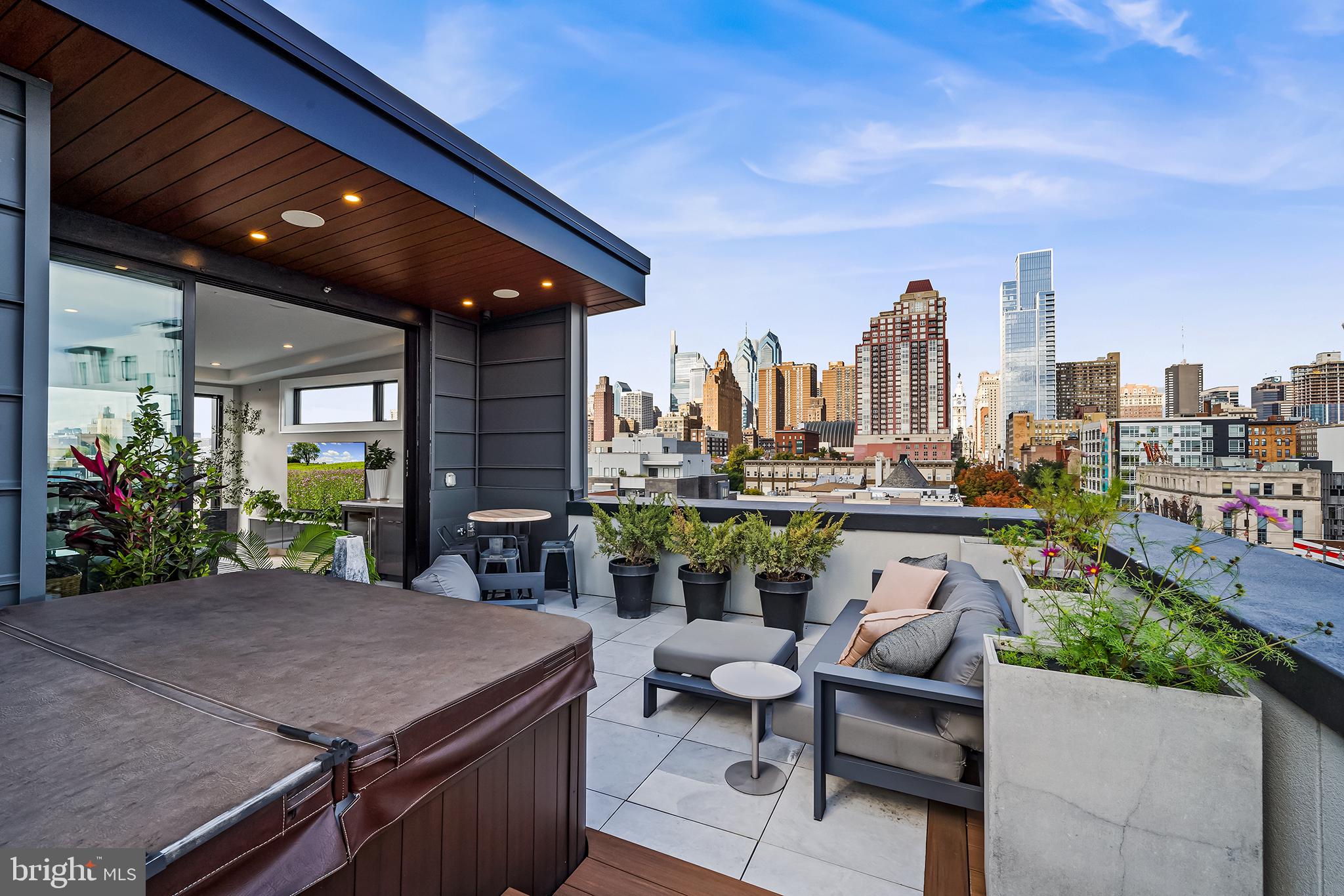 AVENUE OF THE ARTS - Residential