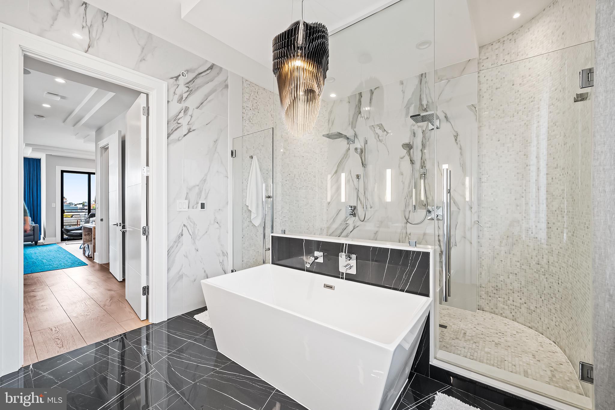 AVENUE OF THE ARTS - Residential