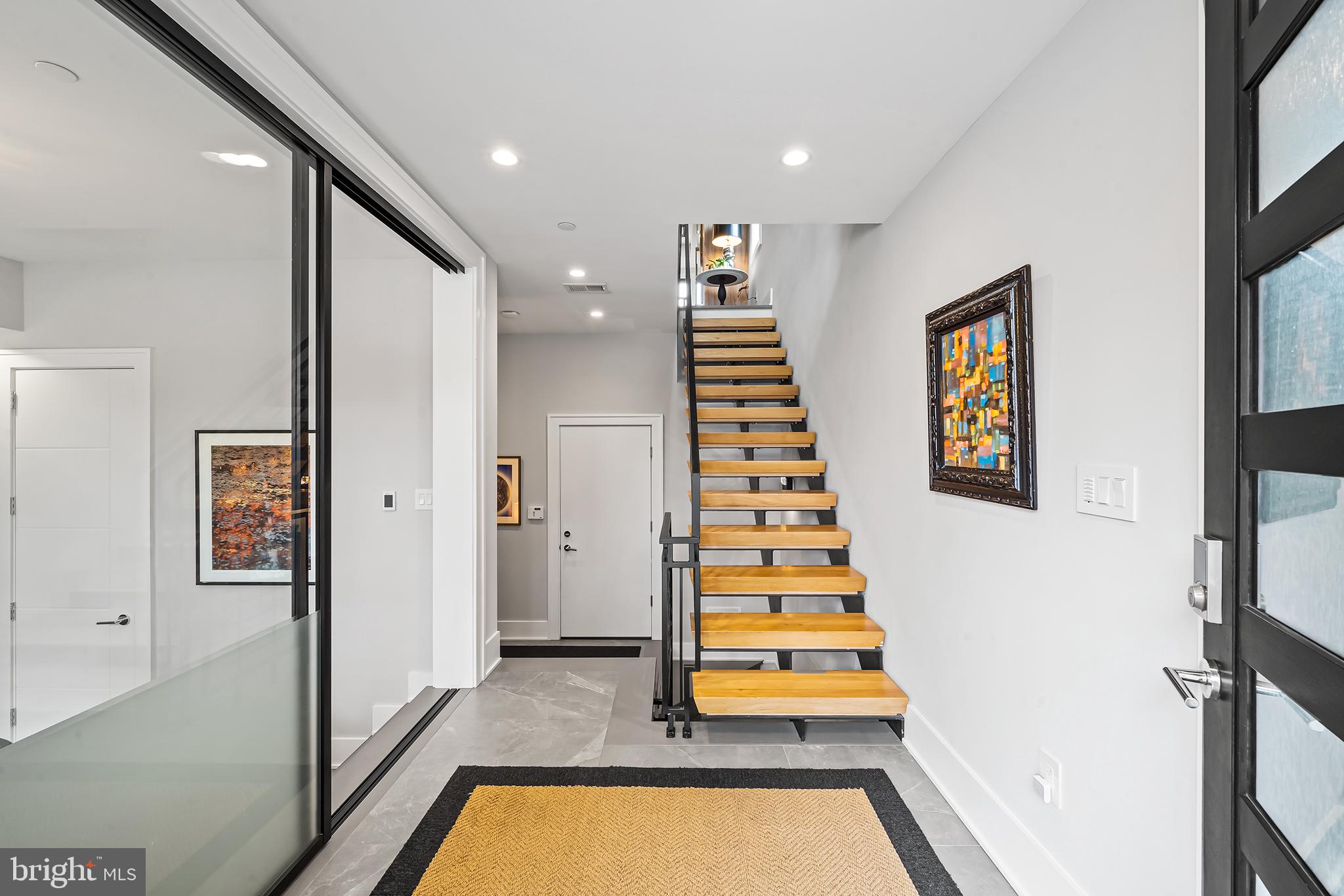 AVENUE OF THE ARTS - Residential