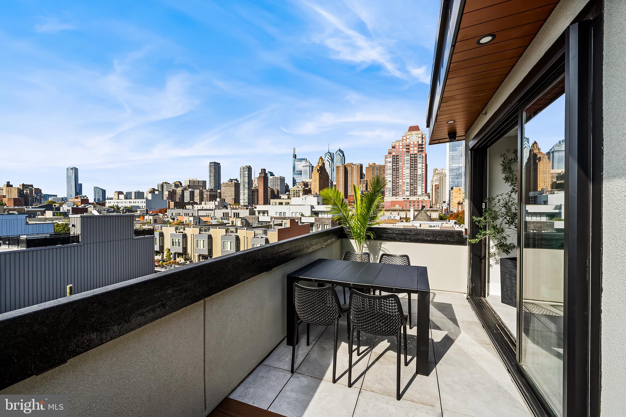 AVENUE OF THE ARTS - Residential