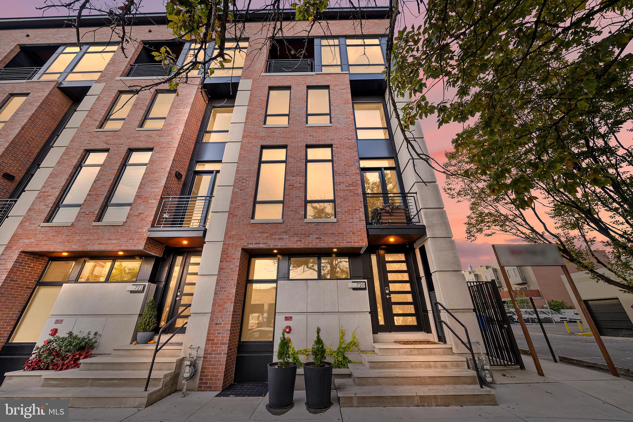 AVENUE OF THE ARTS - Residential