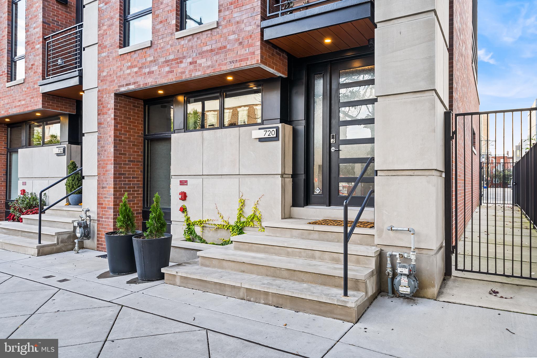 AVENUE OF THE ARTS - Residential
