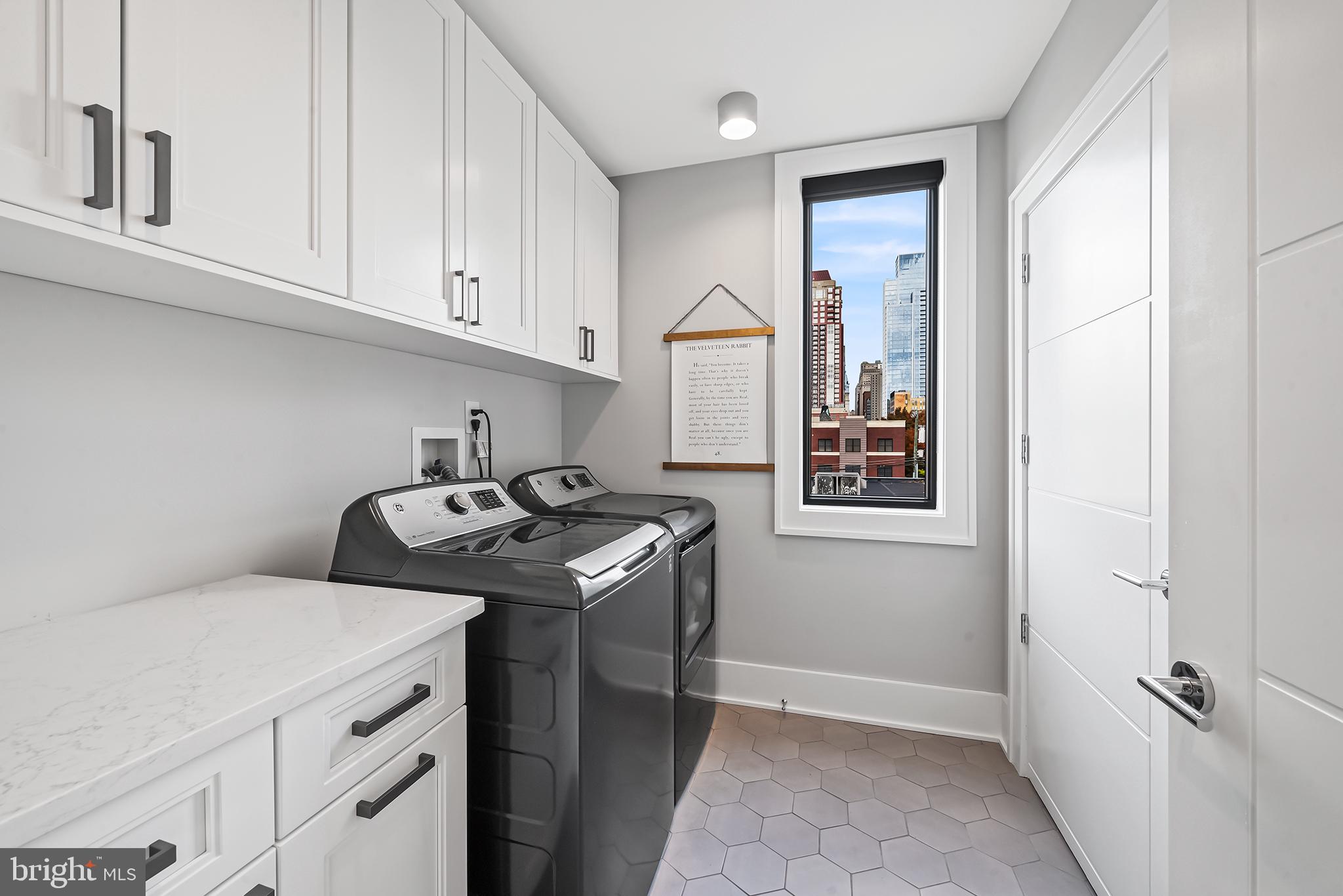 AVENUE OF THE ARTS - Residential