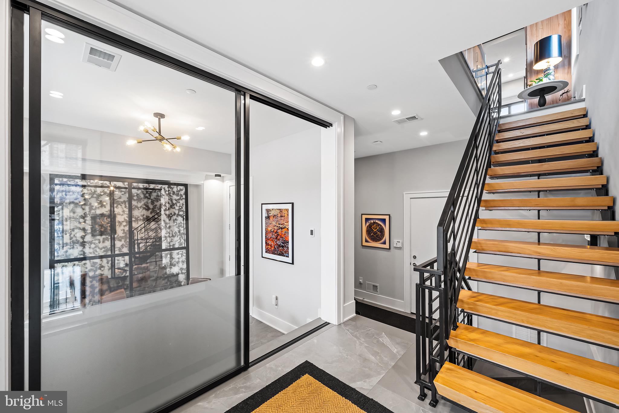 AVENUE OF THE ARTS - Residential