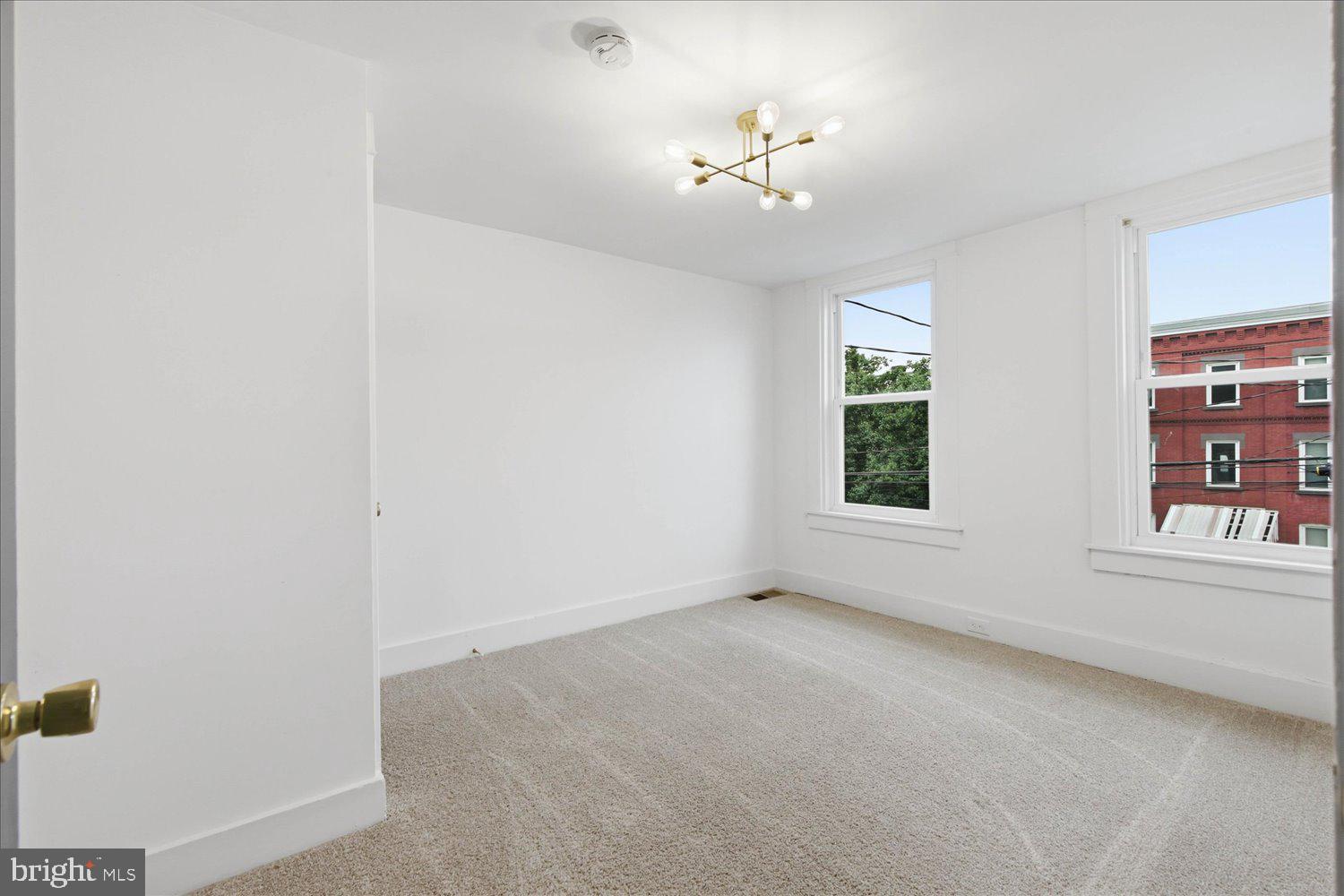 LANCASTER - Residential