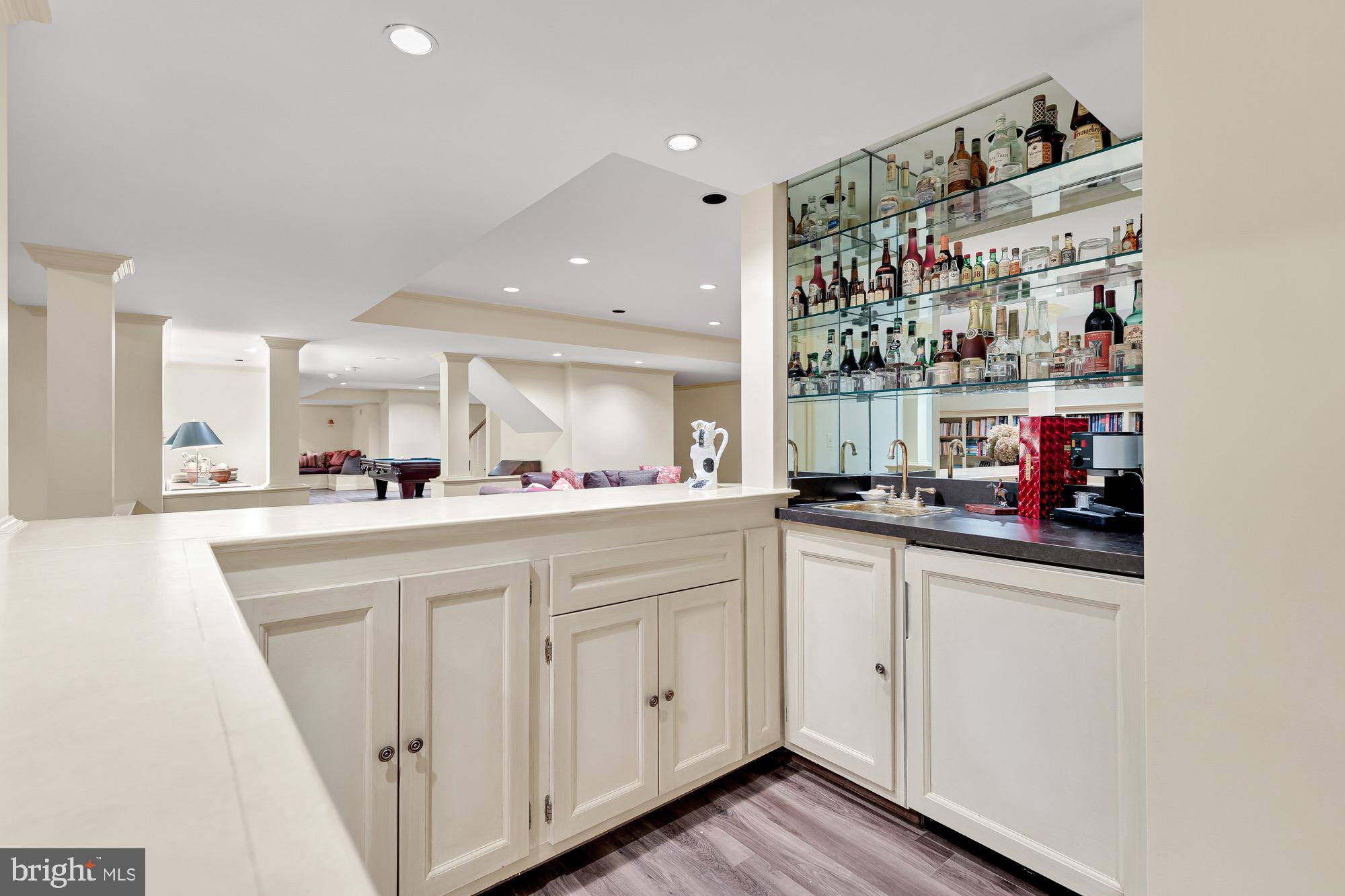 POTOMAC VILLAGE - Residential