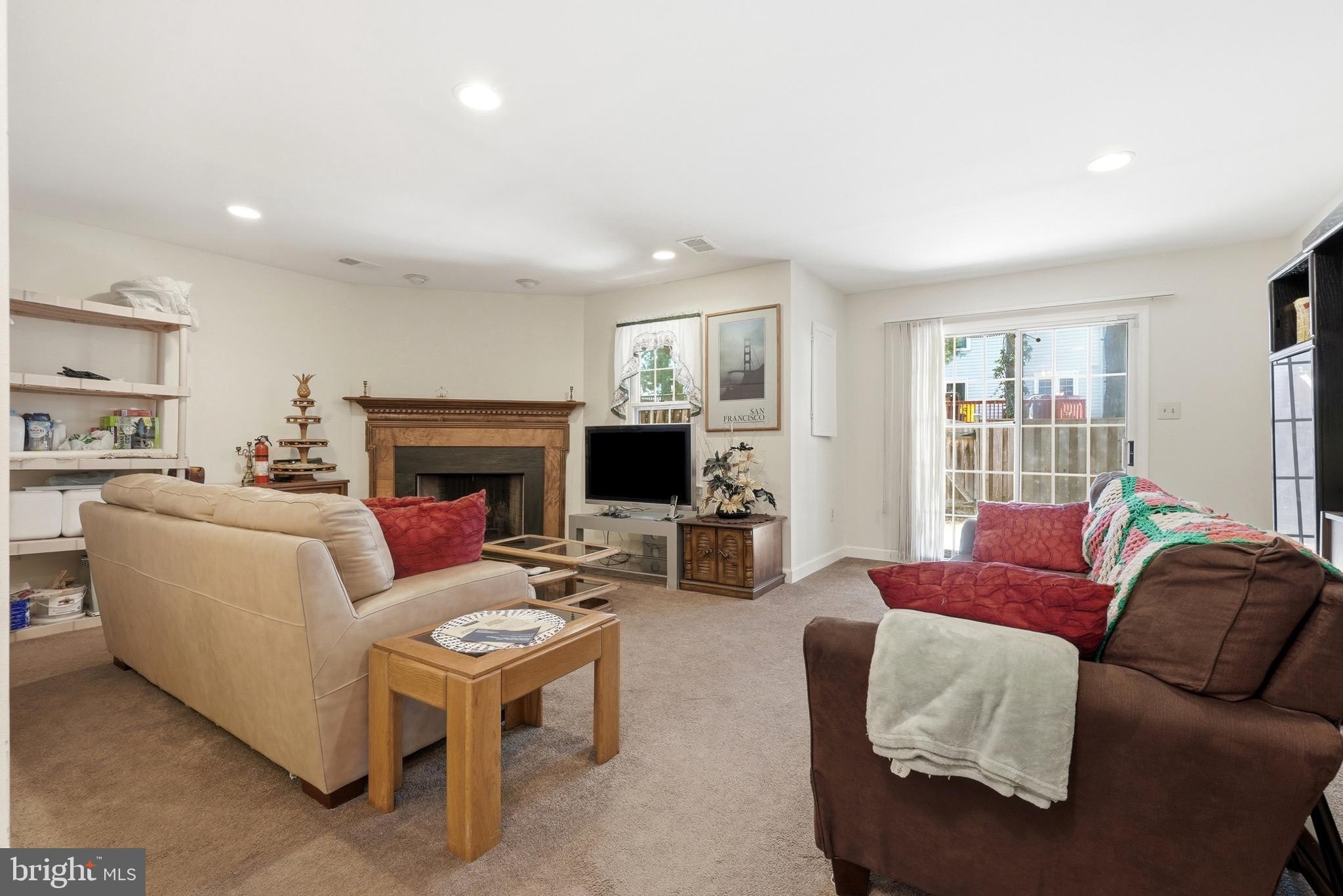 SEVEN OAKS - Residential