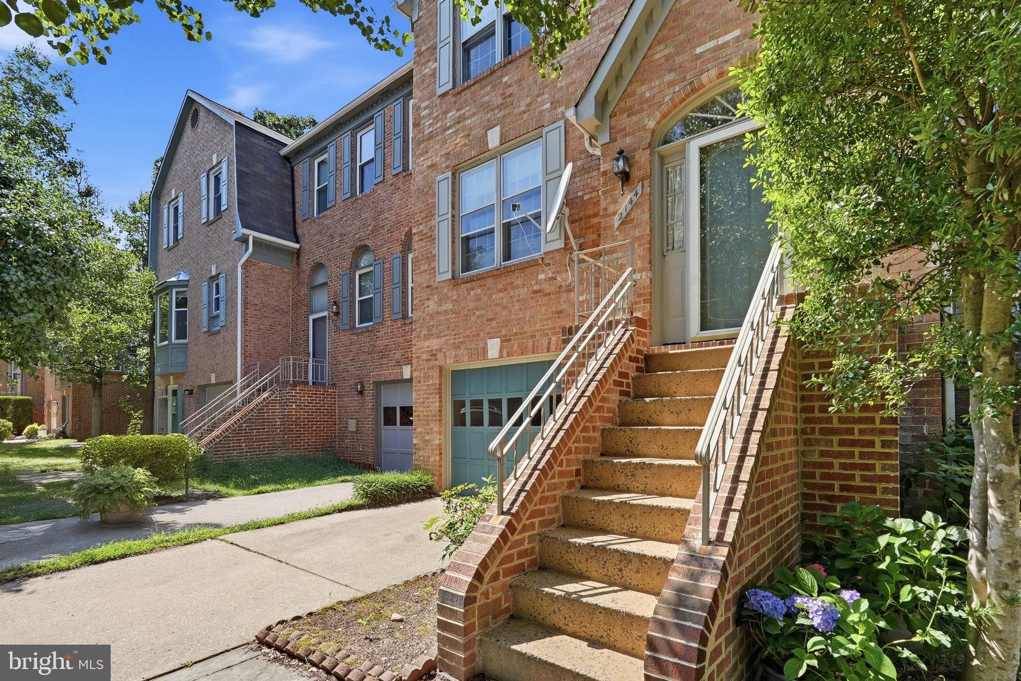 SEVEN OAKS - Residential