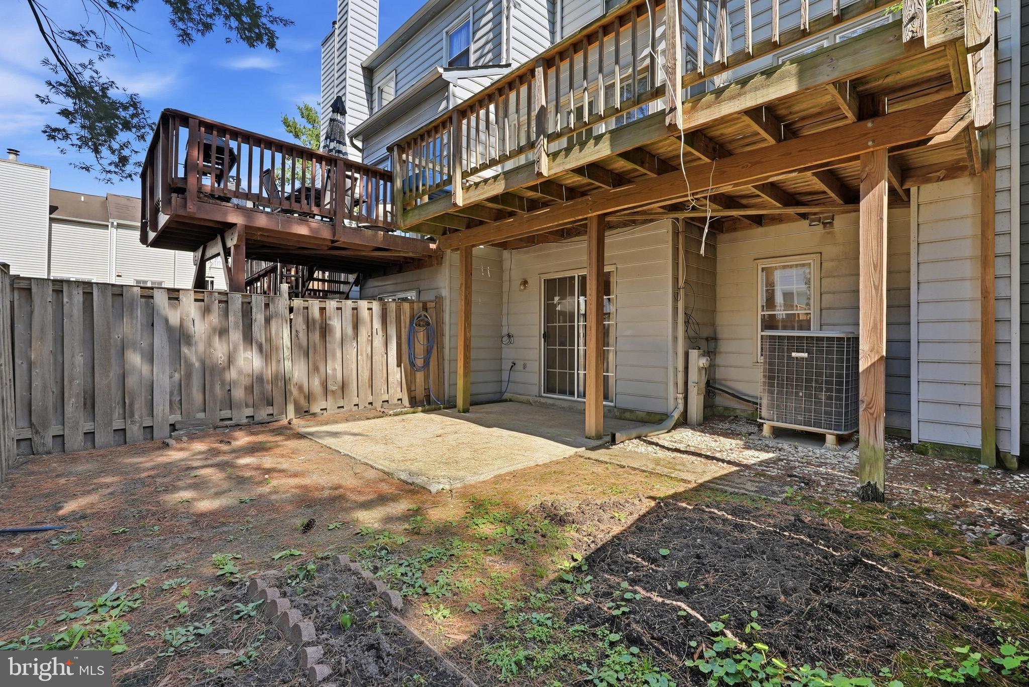 SEVEN OAKS - Residential