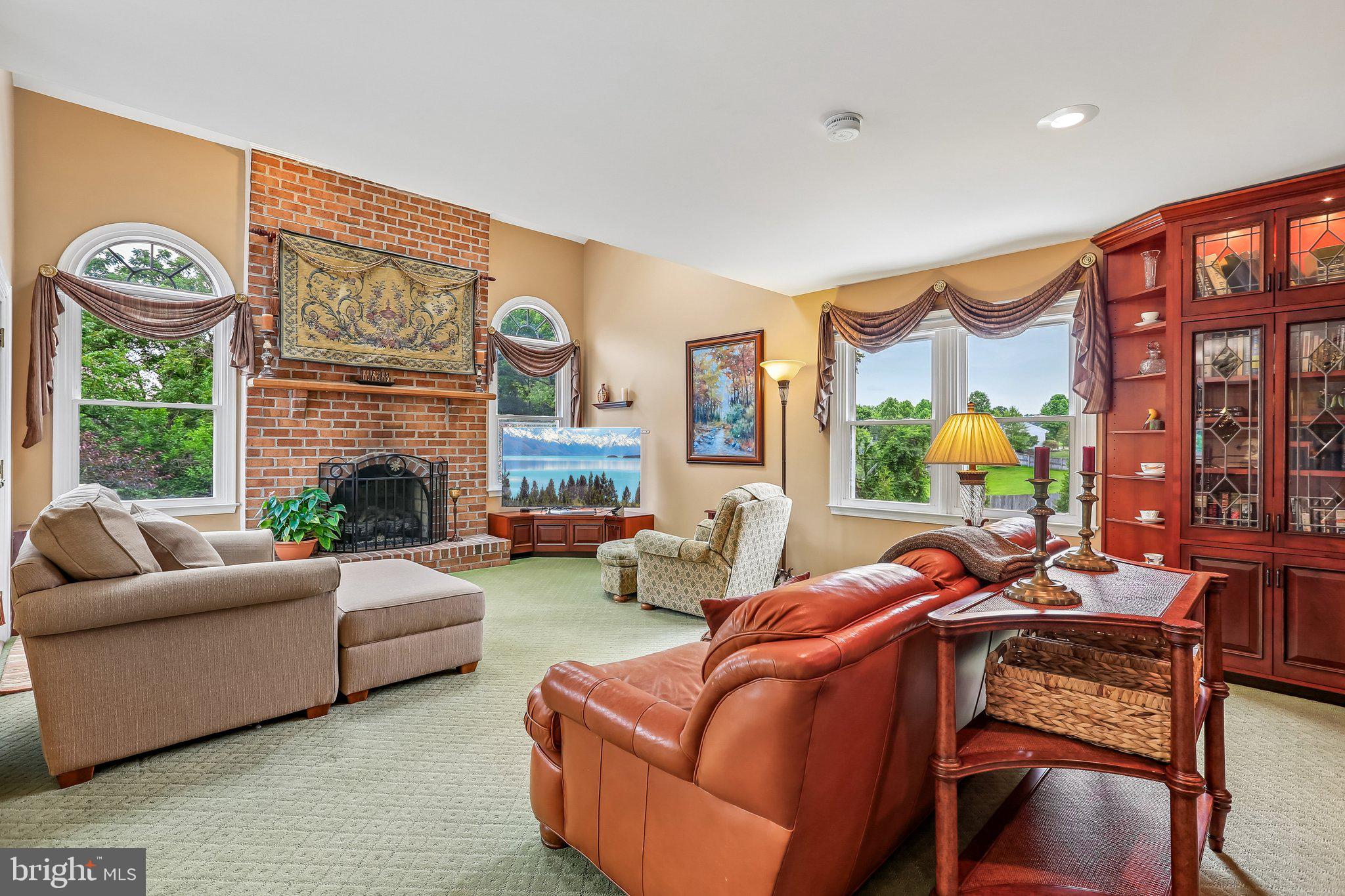 GRAY ROCK FARM - Residential