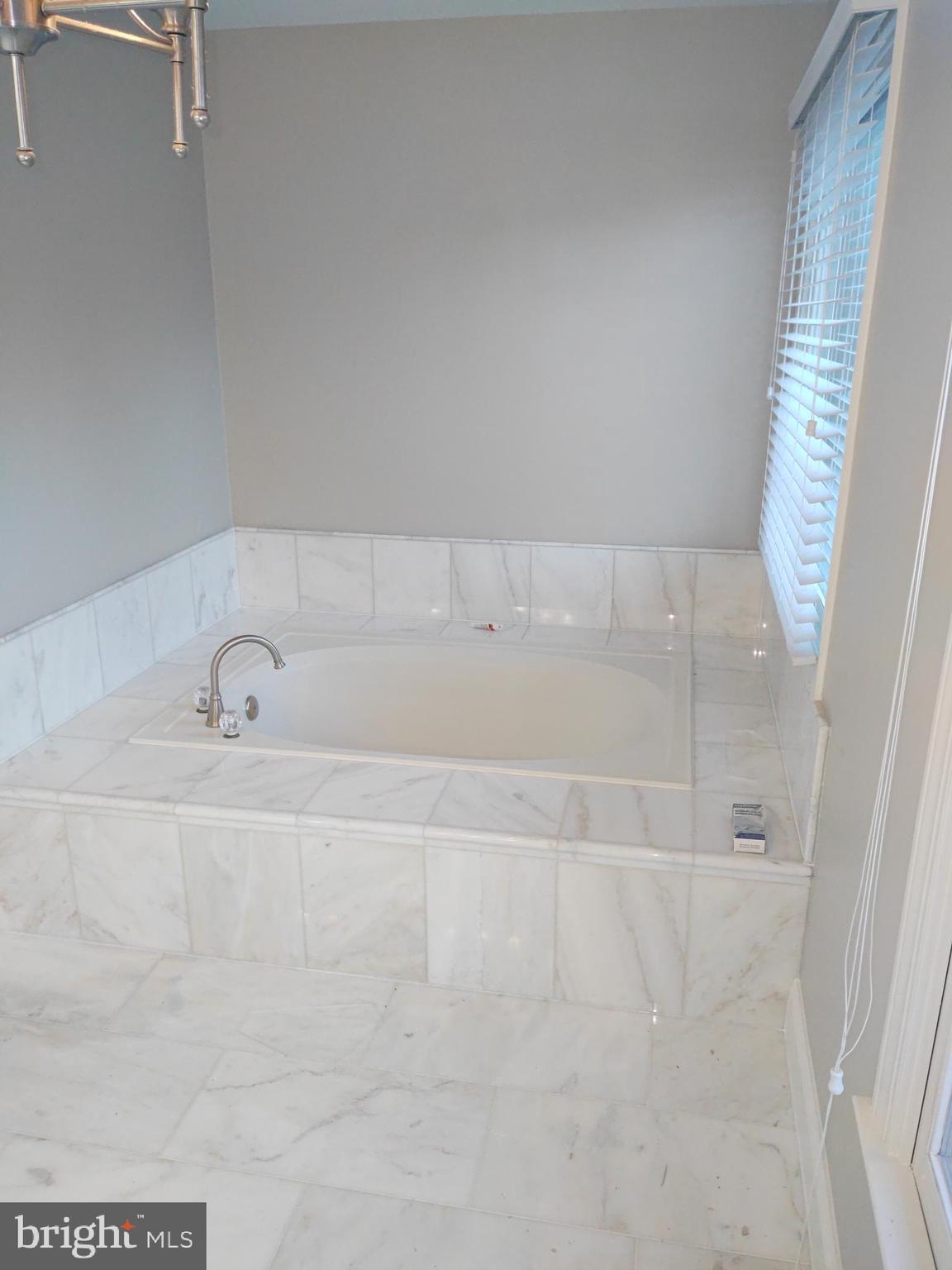 WOODLEA MANOR - Residential Lease
