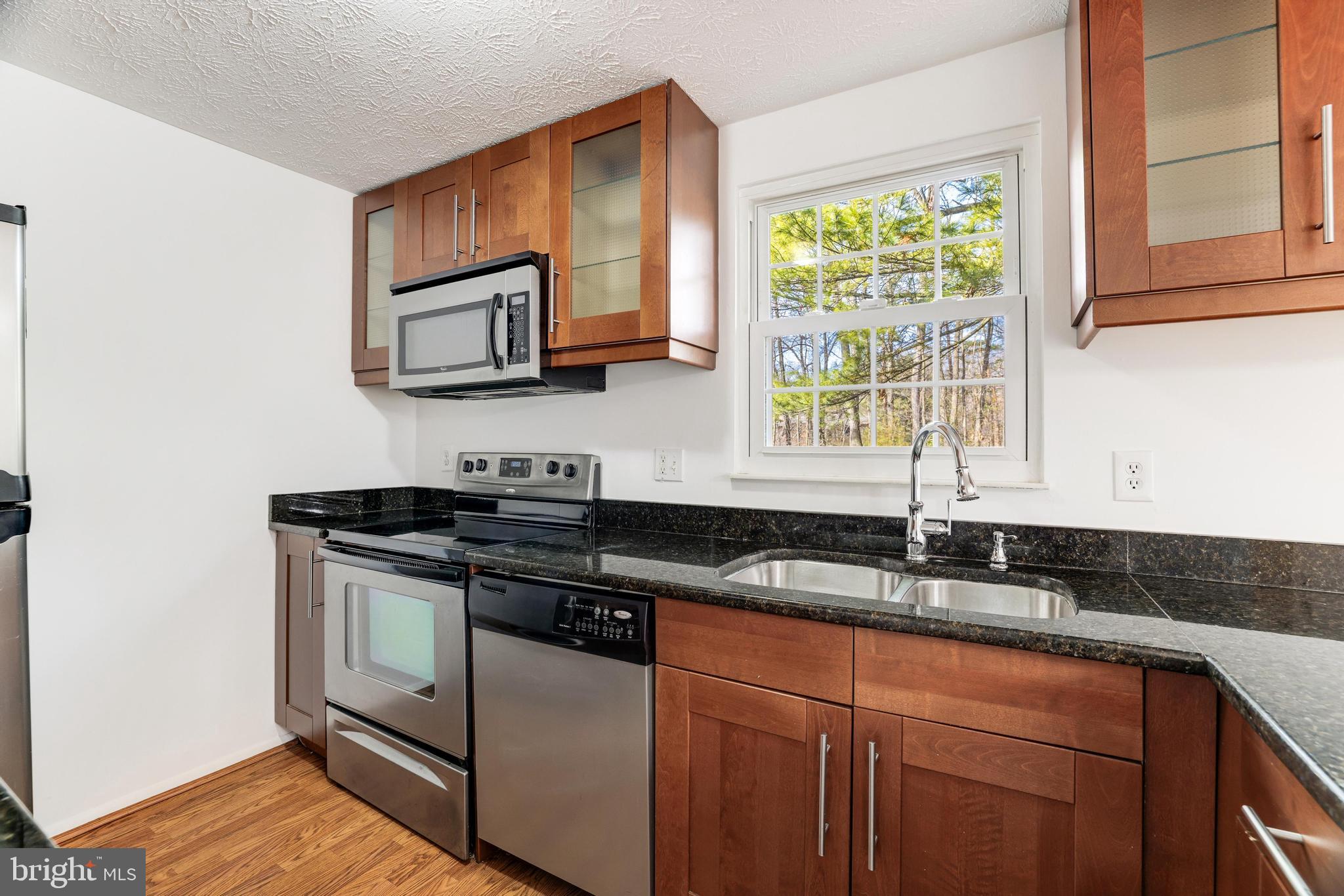 RESTON - Residential