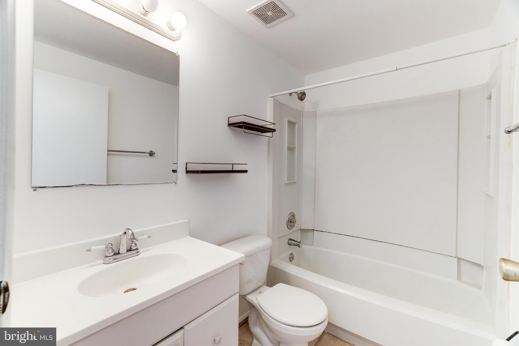 RESTON - Residential