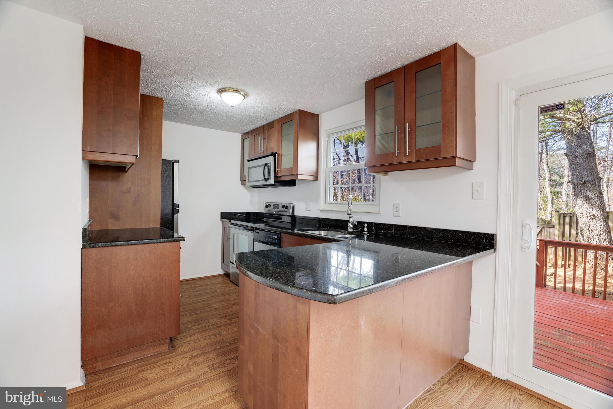 RESTON - Residential