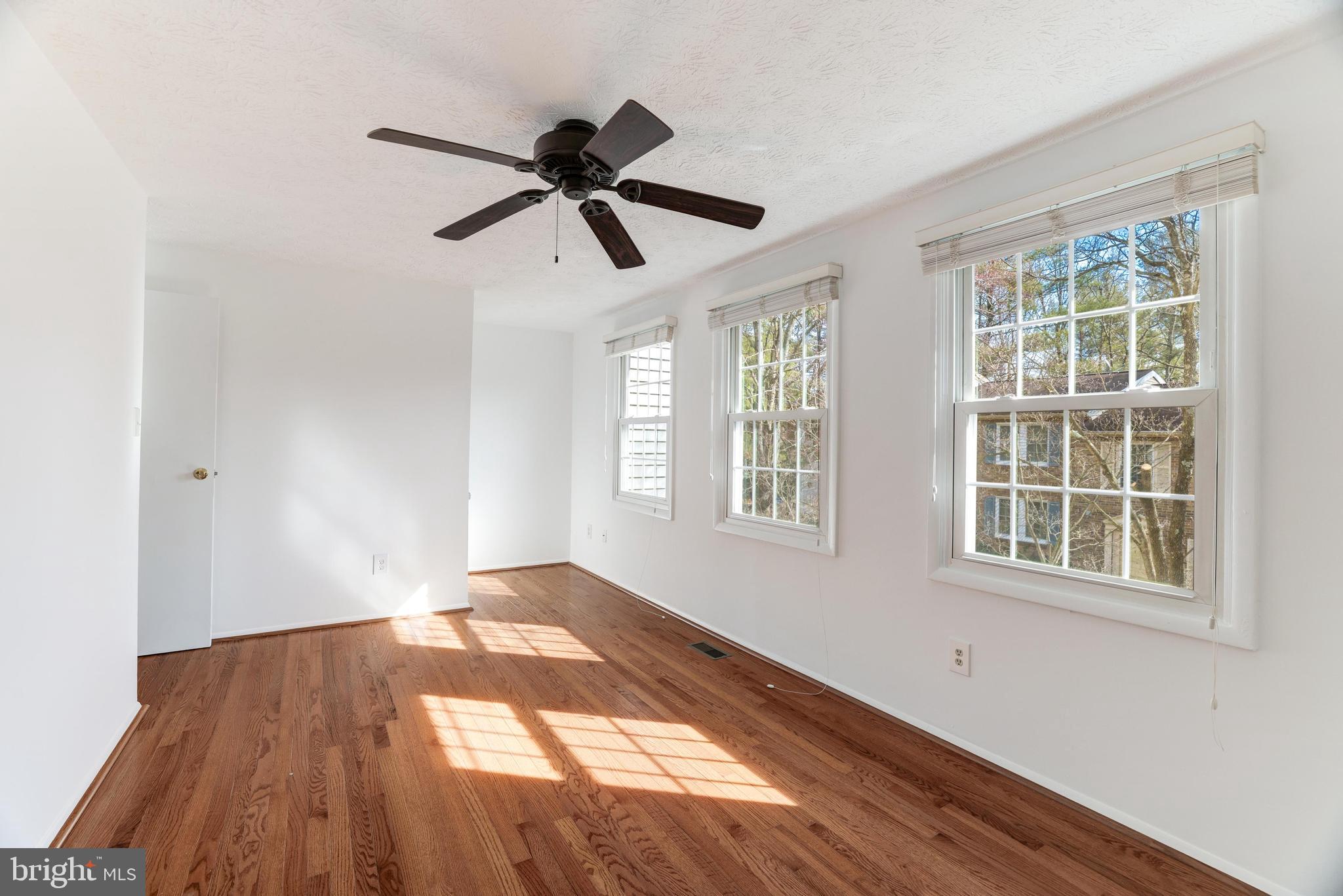 RESTON - Residential
