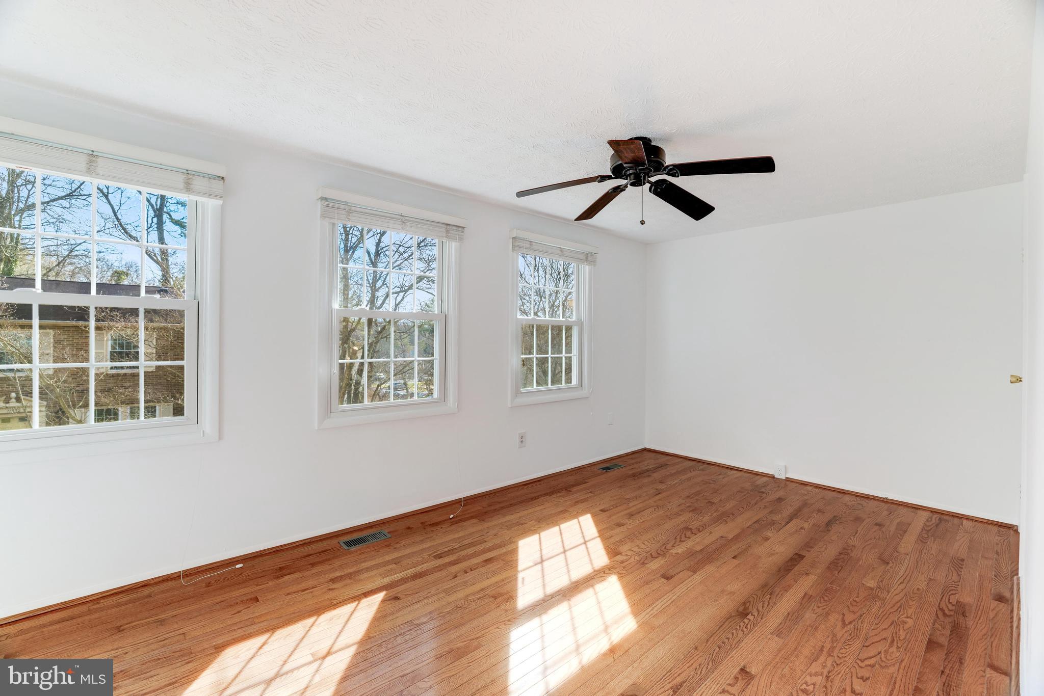 RESTON - Residential
