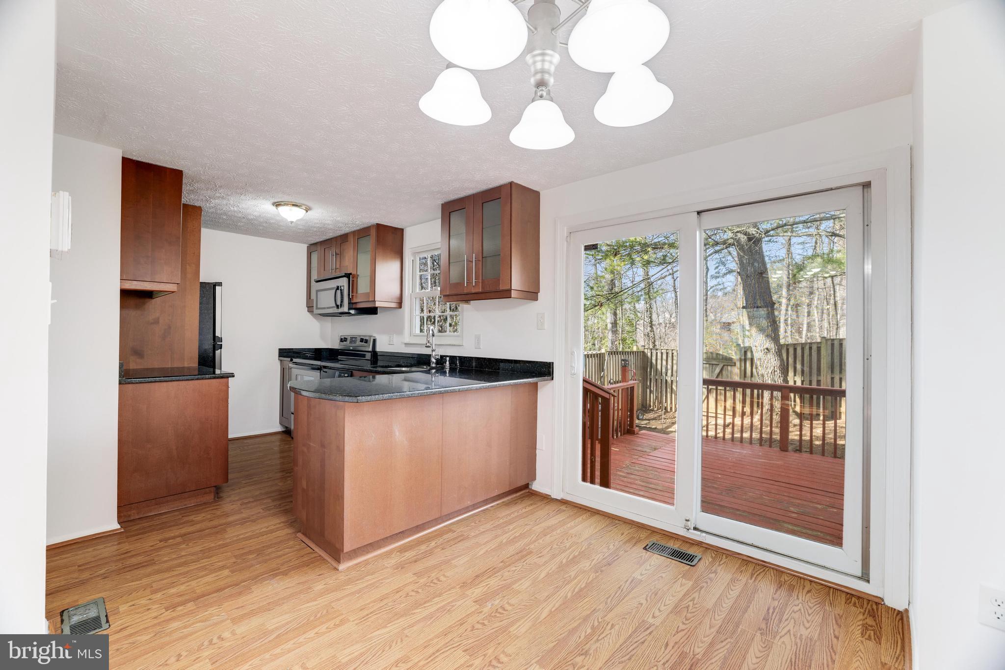 RESTON - Residential