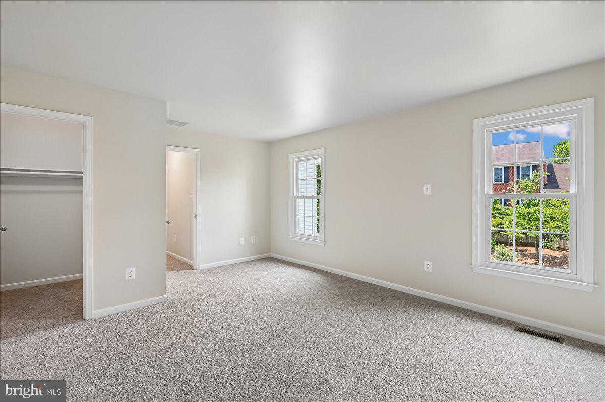 CHAPMAN FARM AT CROFTON - Residential