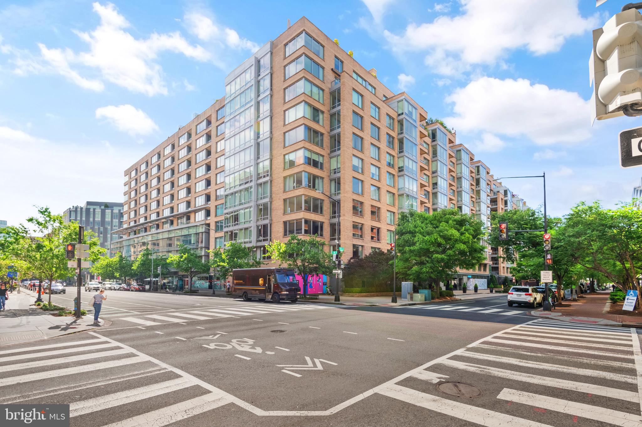 WEST END - Residential
