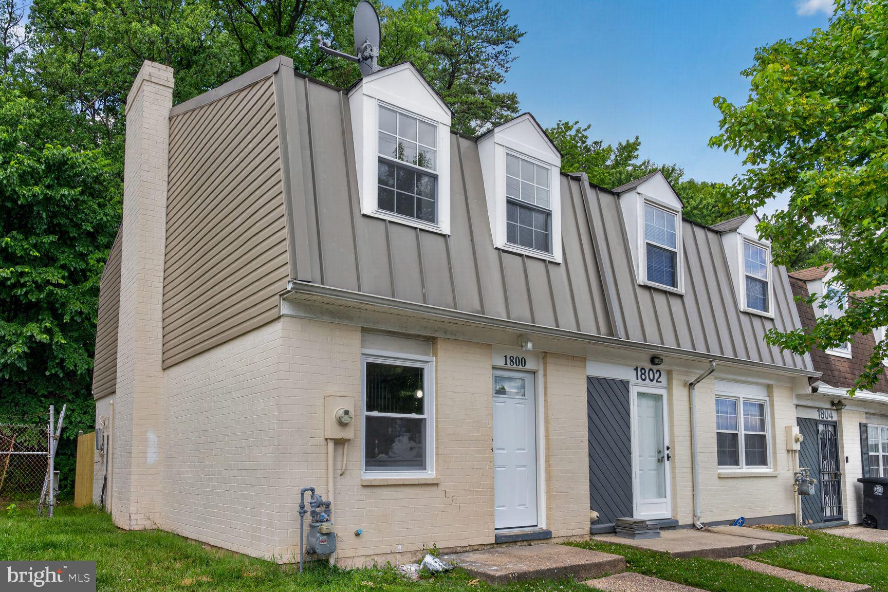 WINDMILL SQUARE - Residential