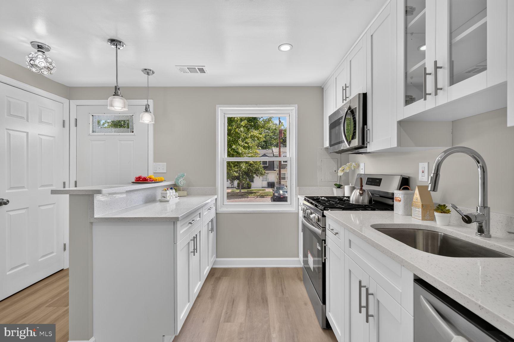 WINDMILL SQUARE - Residential