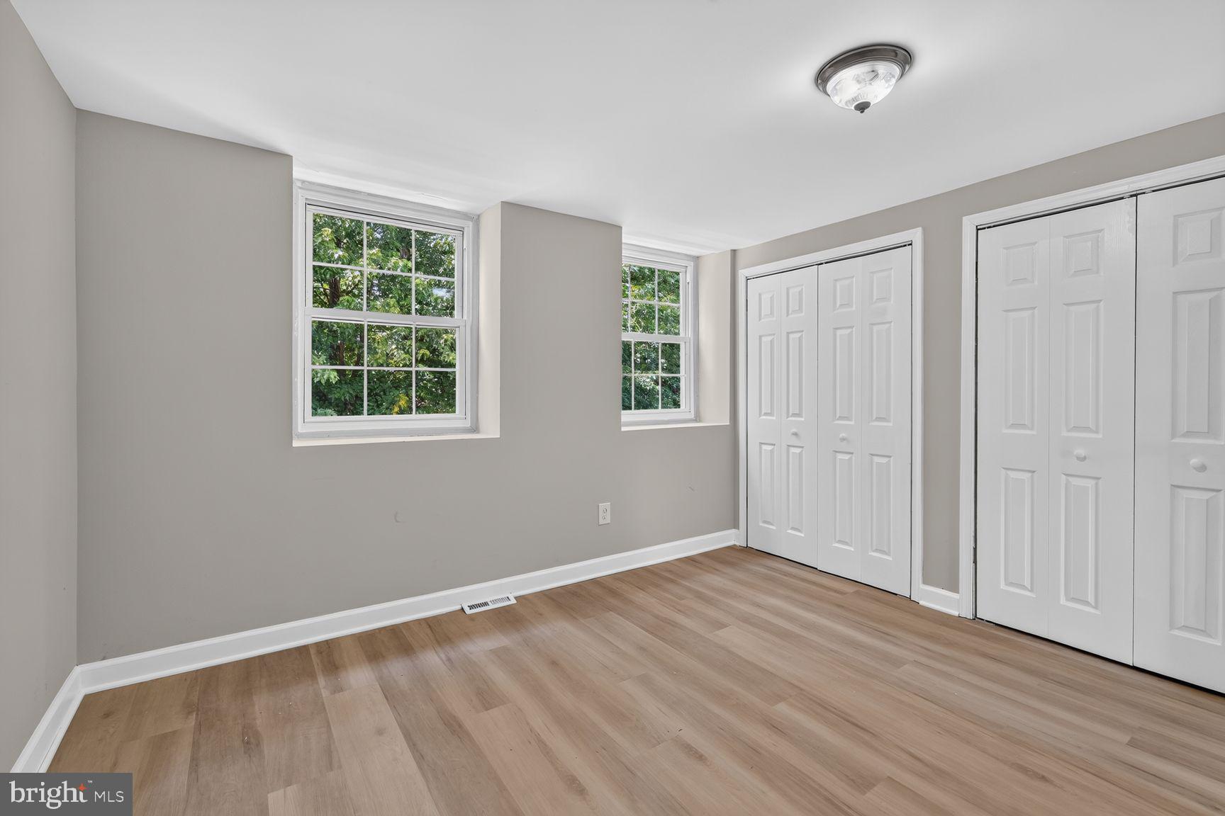 WINDMILL SQUARE - Residential