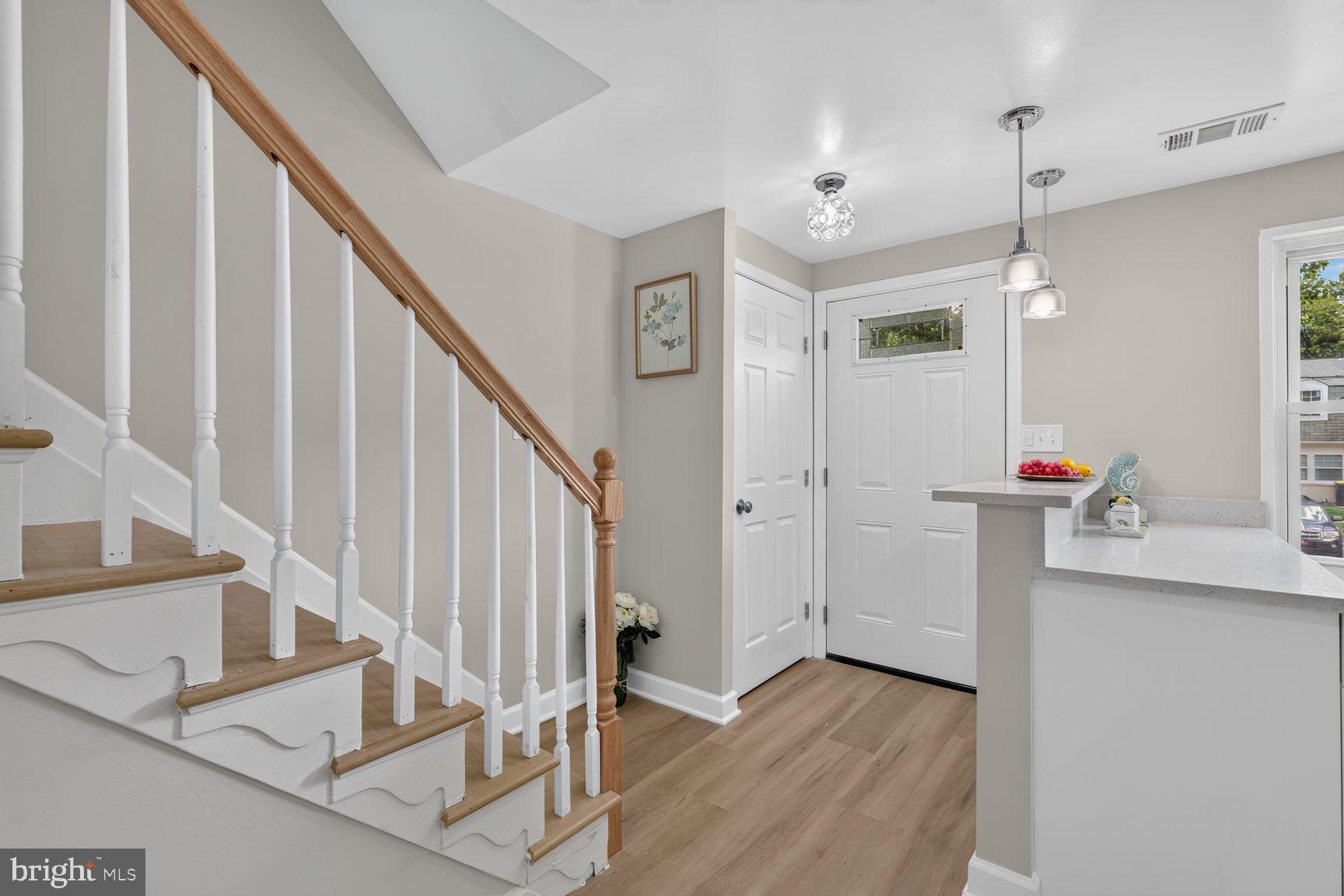 WINDMILL SQUARE - Residential