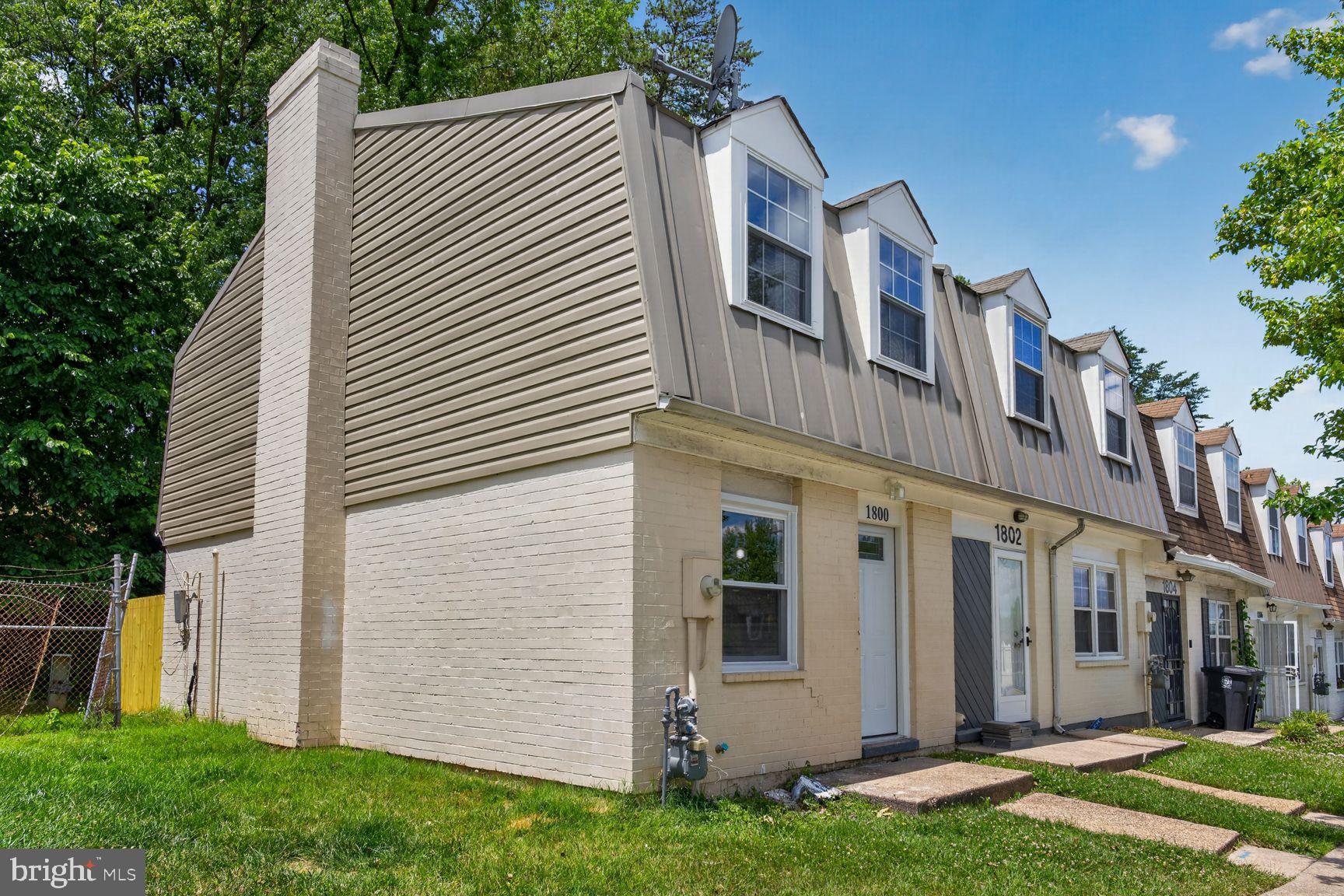 WINDMILL SQUARE - Residential