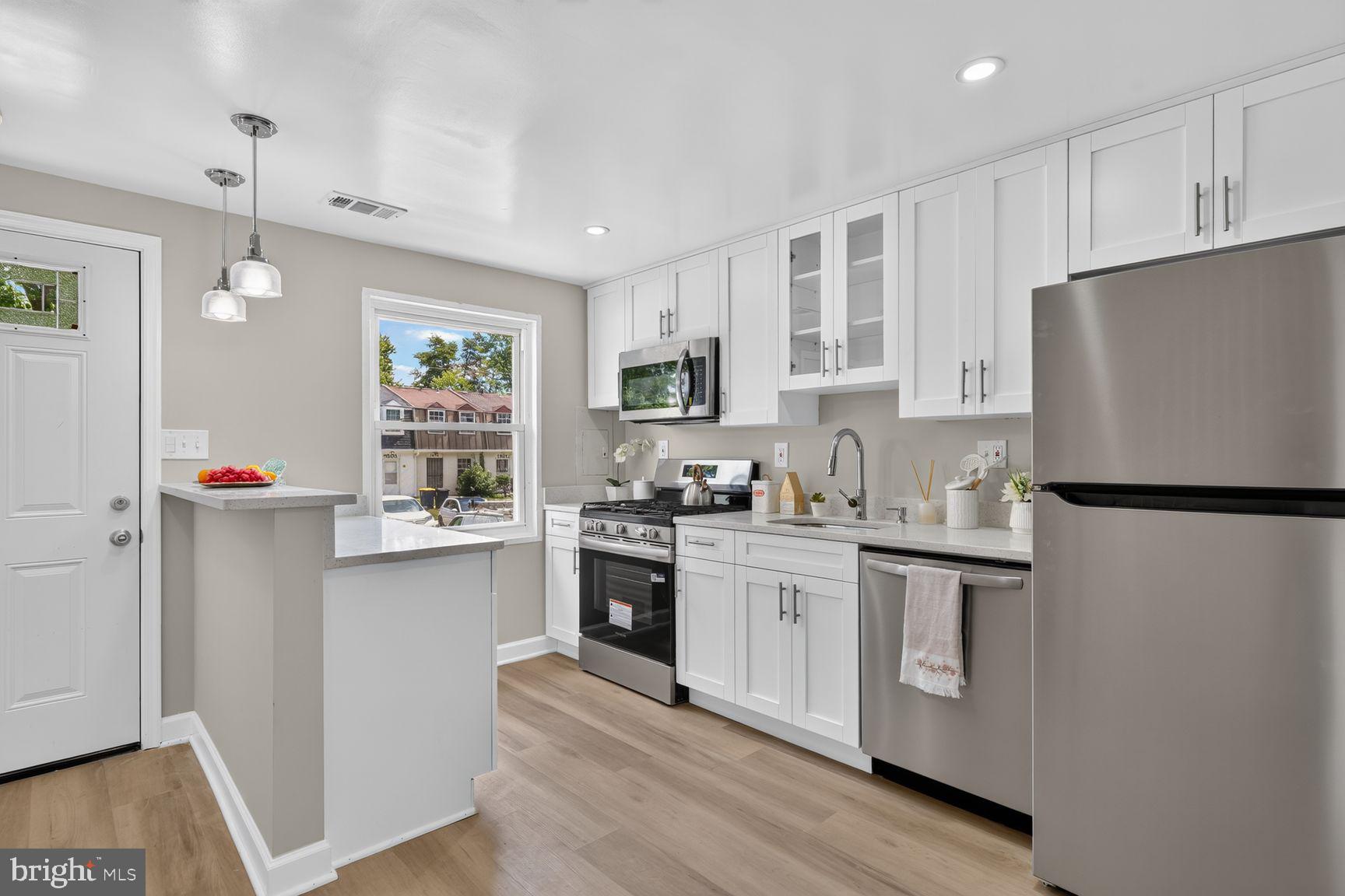 WINDMILL SQUARE - Residential