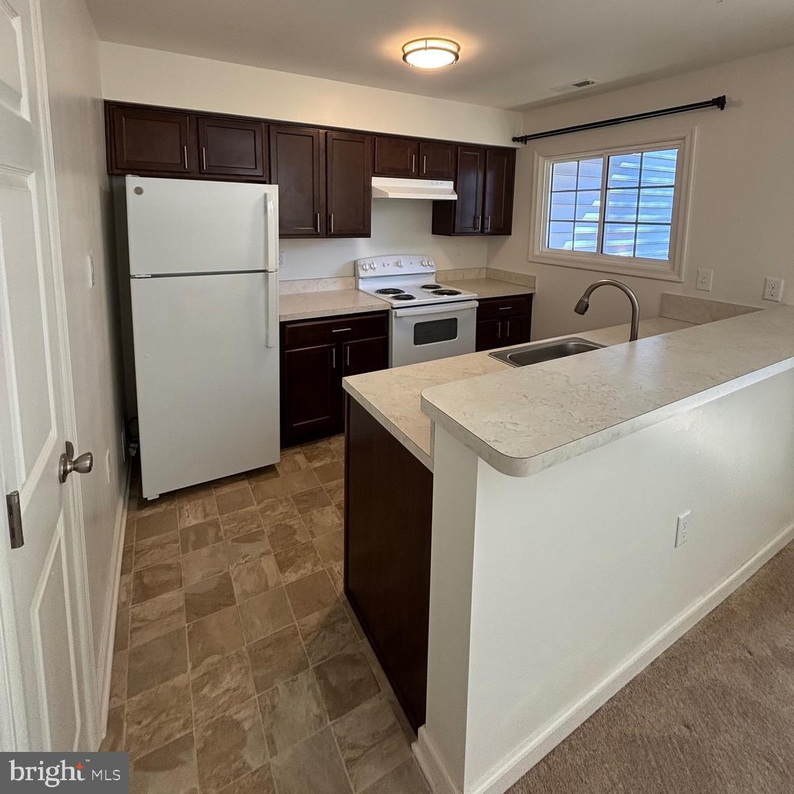 BRIDGEPORT CONDO PHASE 2 - Residential Lease
