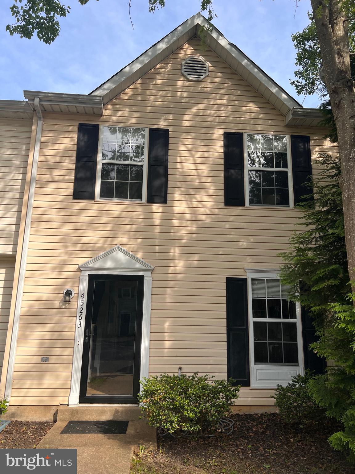 Townhome in convenient area close to shopping and central county.  Great first time property and a great price. 3 bedrooms 2.5 baths, & fenced in back yard.