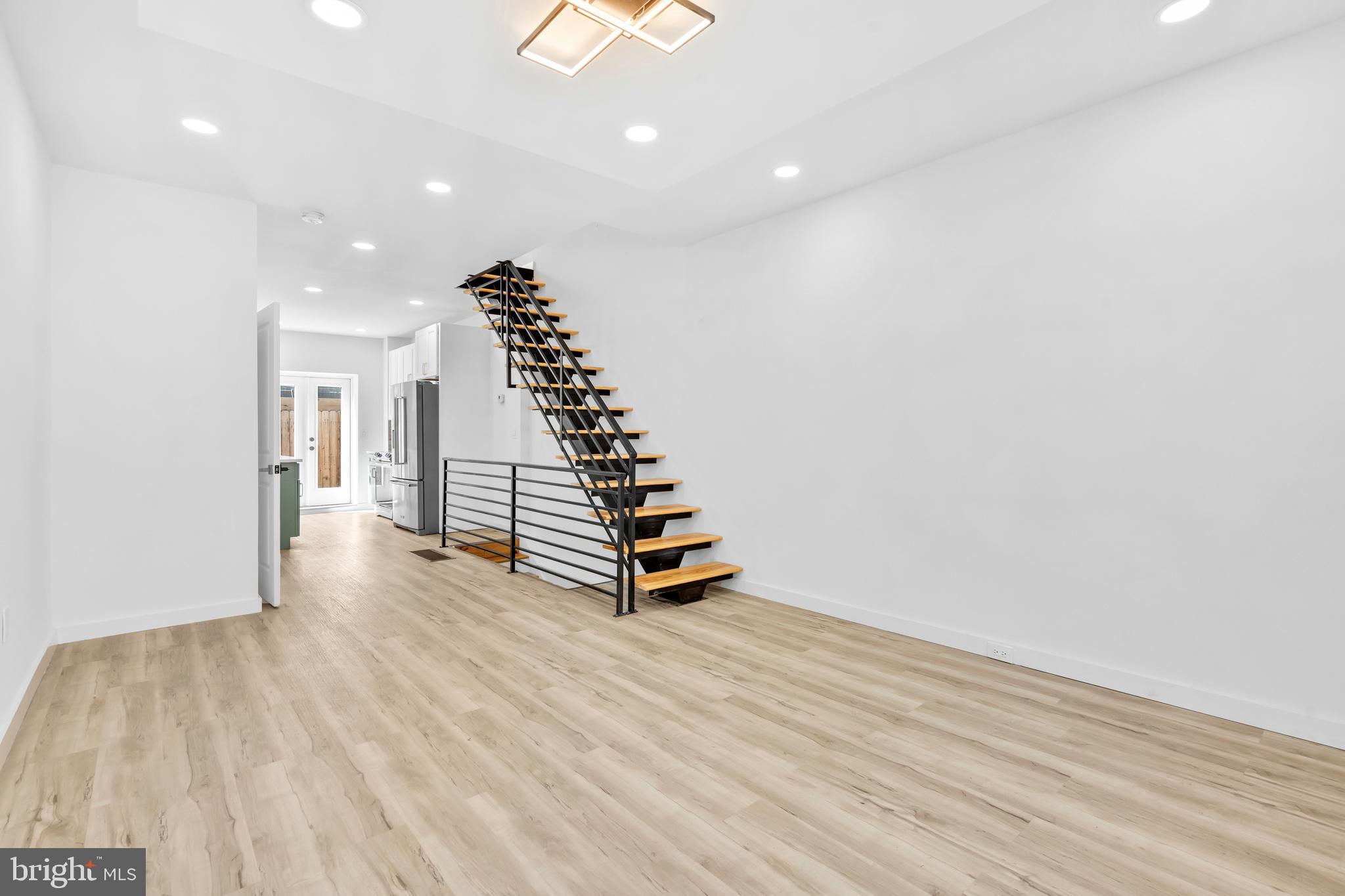 PASSYUNK SQUARE - Residential