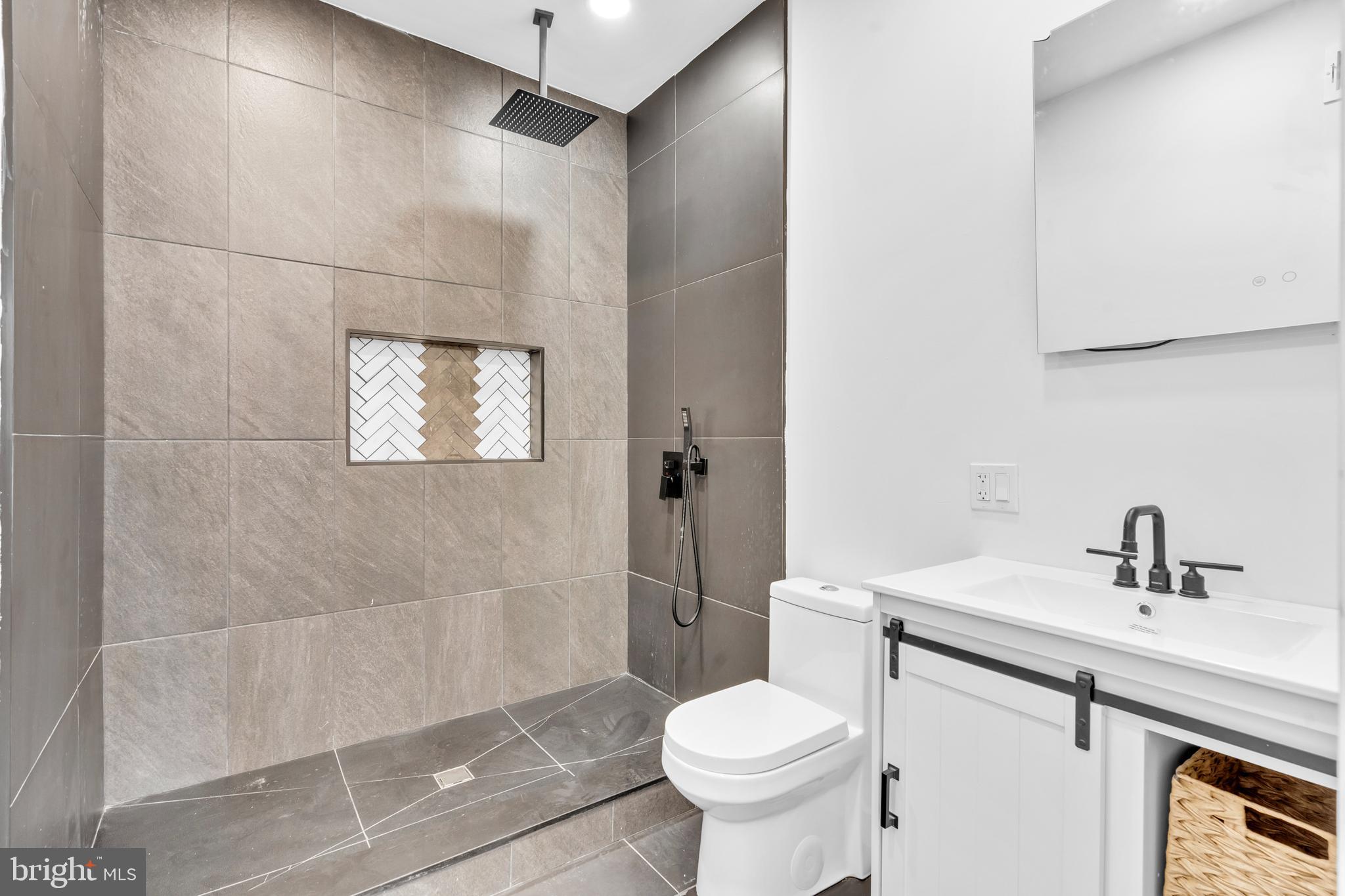 PASSYUNK SQUARE - Residential