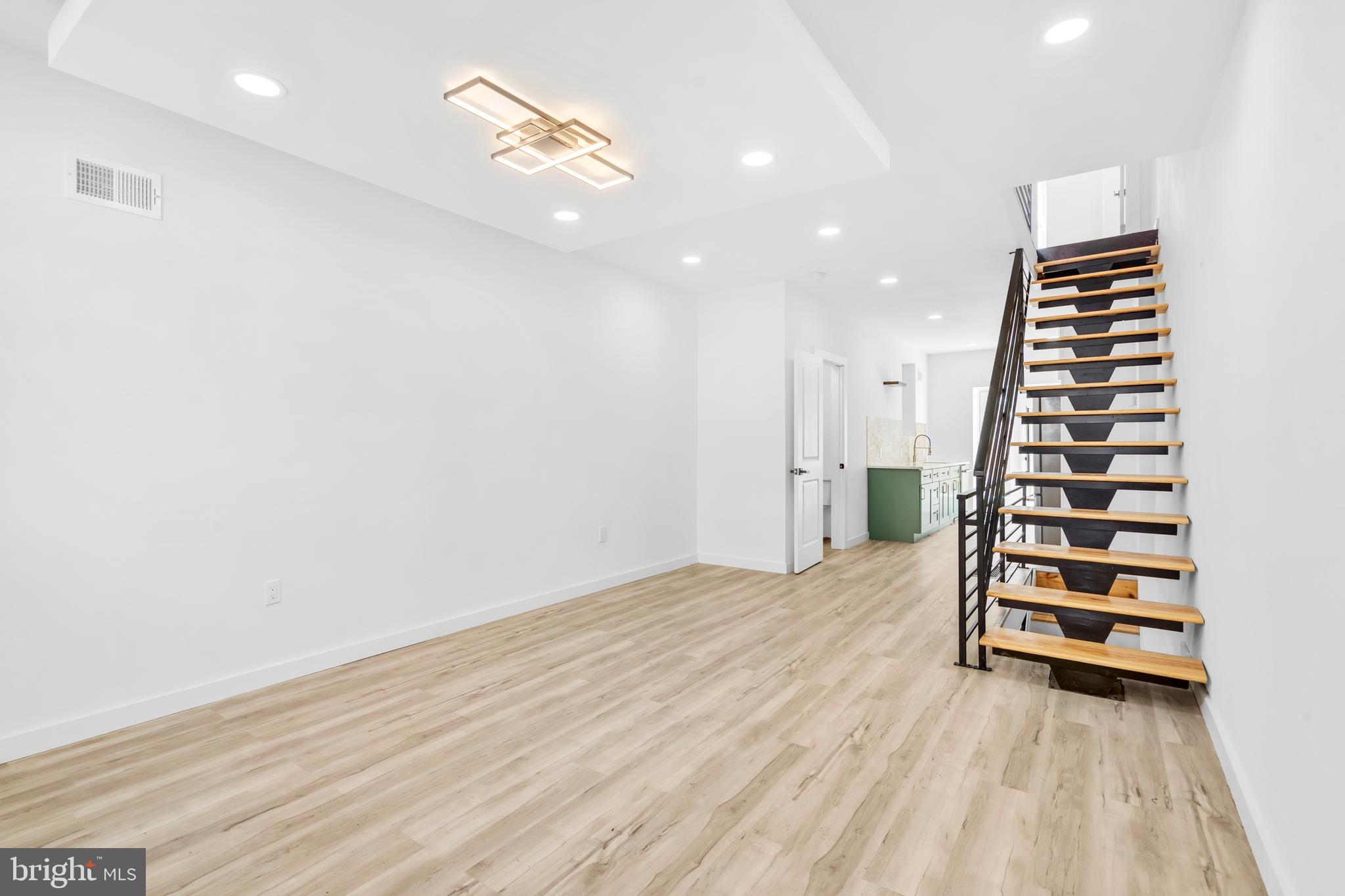 PASSYUNK SQUARE - Residential