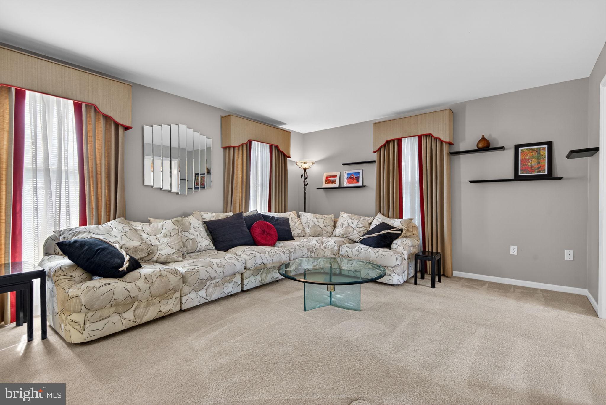 THE OAKS - Residential