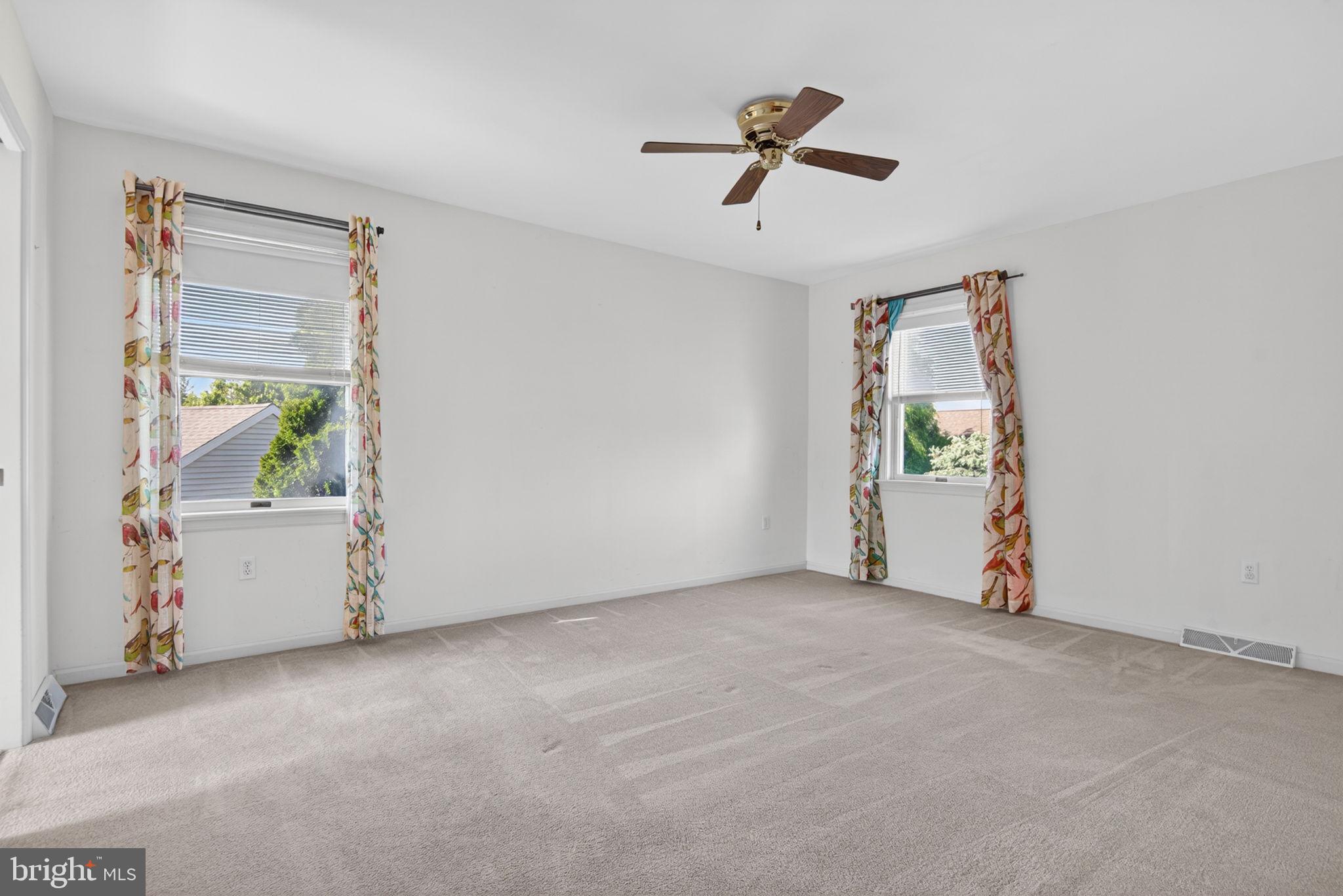 THE OAKS - Residential