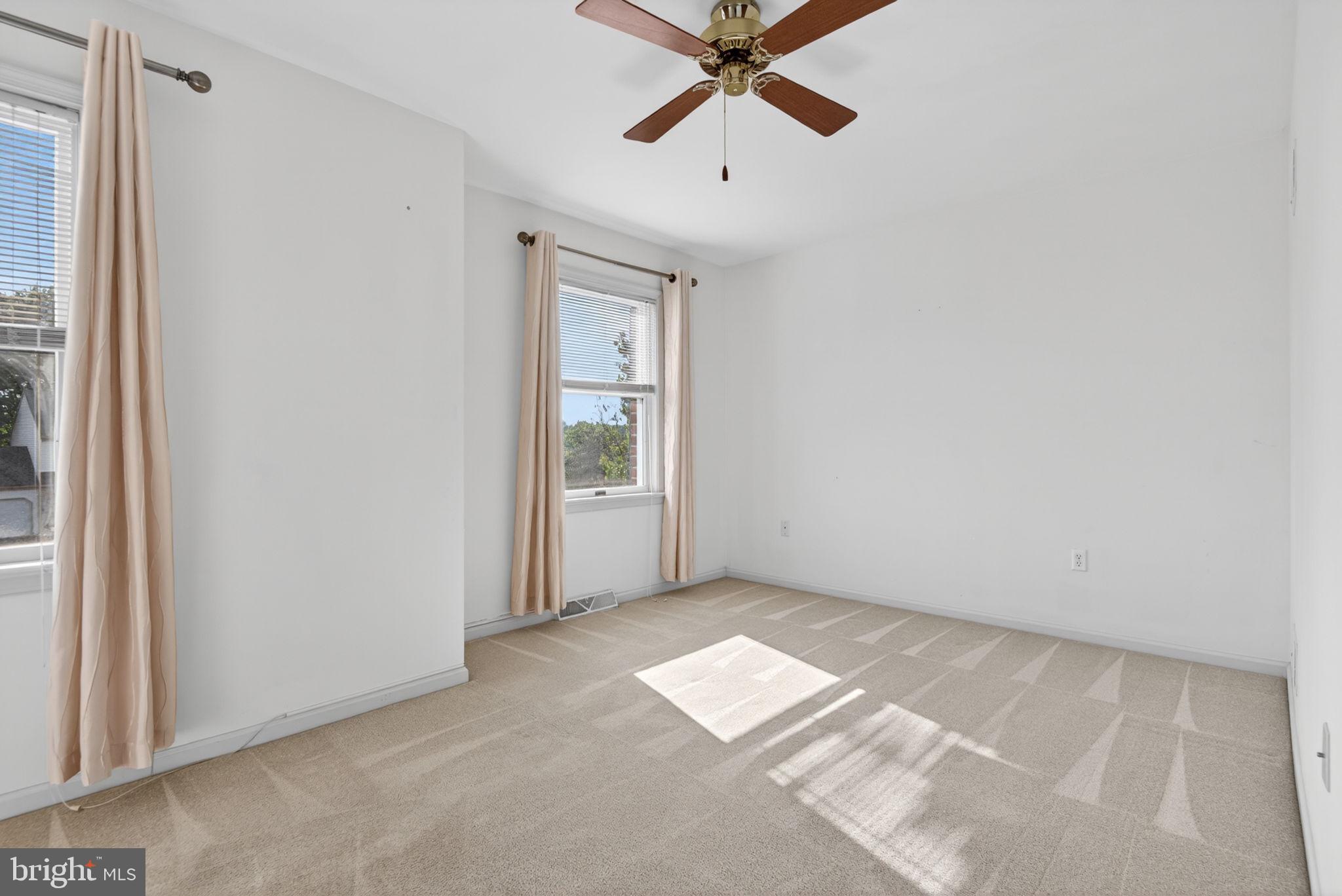 THE OAKS - Residential