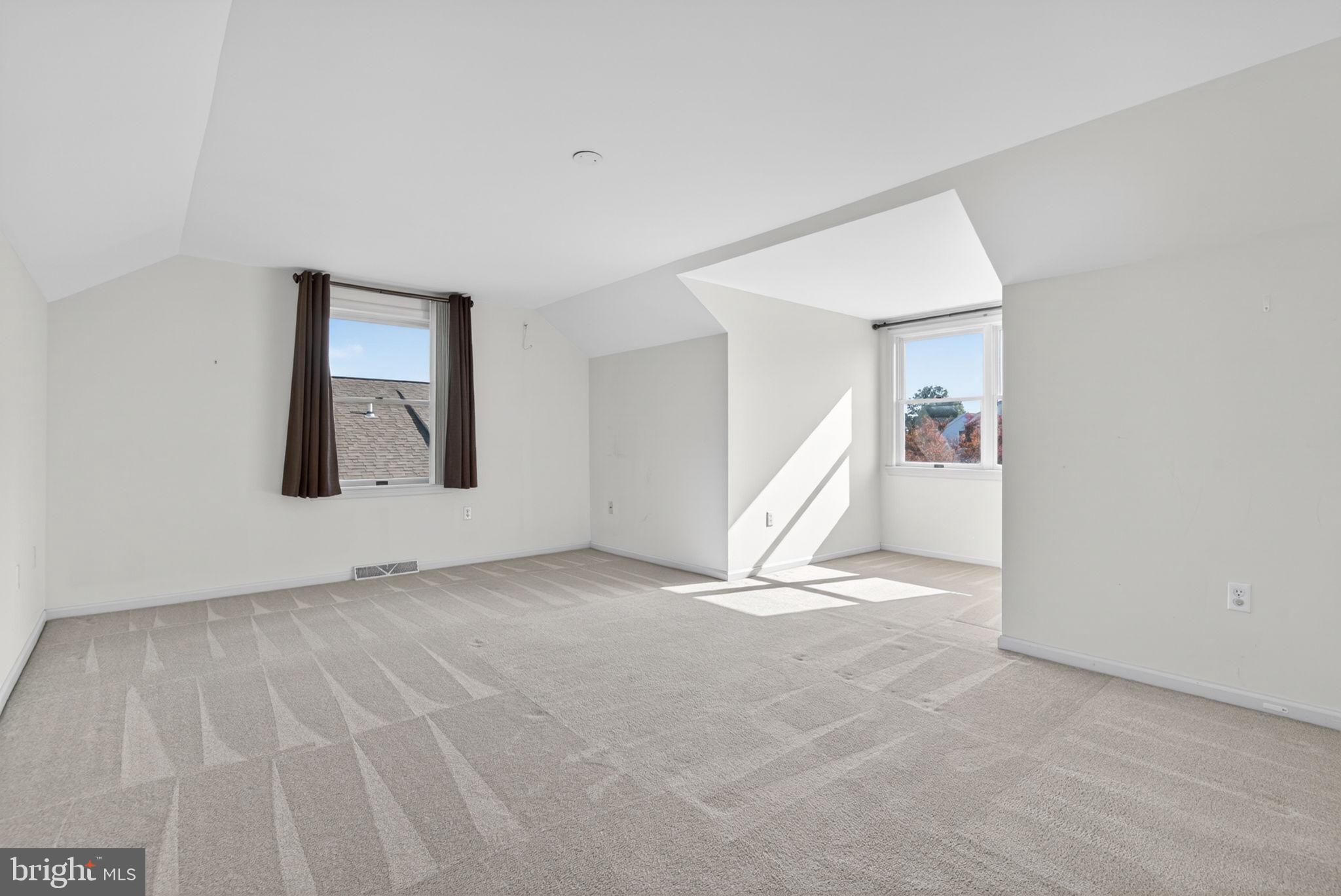 THE OAKS - Residential
